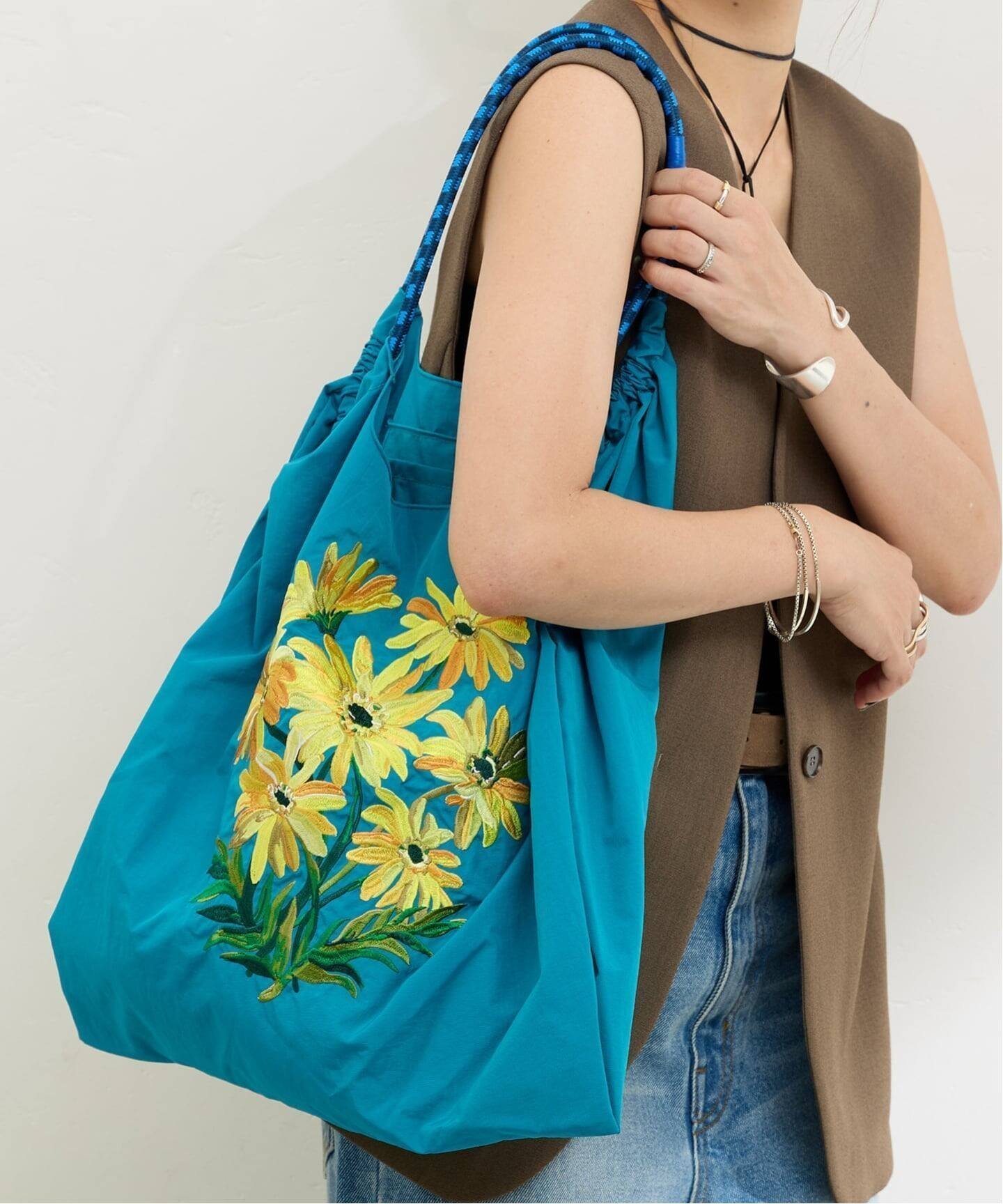 【ジャーナルスタンダード/JOURNAL STANDARD】の《追加 》別注【BALL CHAIN *TOLIGHT】BAG Lサイズ インテリア・キッズ・メンズ・レディースファッション・服の通販 founy(ファニー) 　ファッション　Fashion　レディースファッション　Fashion for Women　春　Spring　コレクション　Collection, Seasonal Line　スマート　Smart, Elegant　別注　Limited Edition, Custom Order　S/S・春夏　SS, Spring/Summer, Warm Season　夏　Summer　ブルー A|ID: prp329100004817543 ipo3291000000034996496