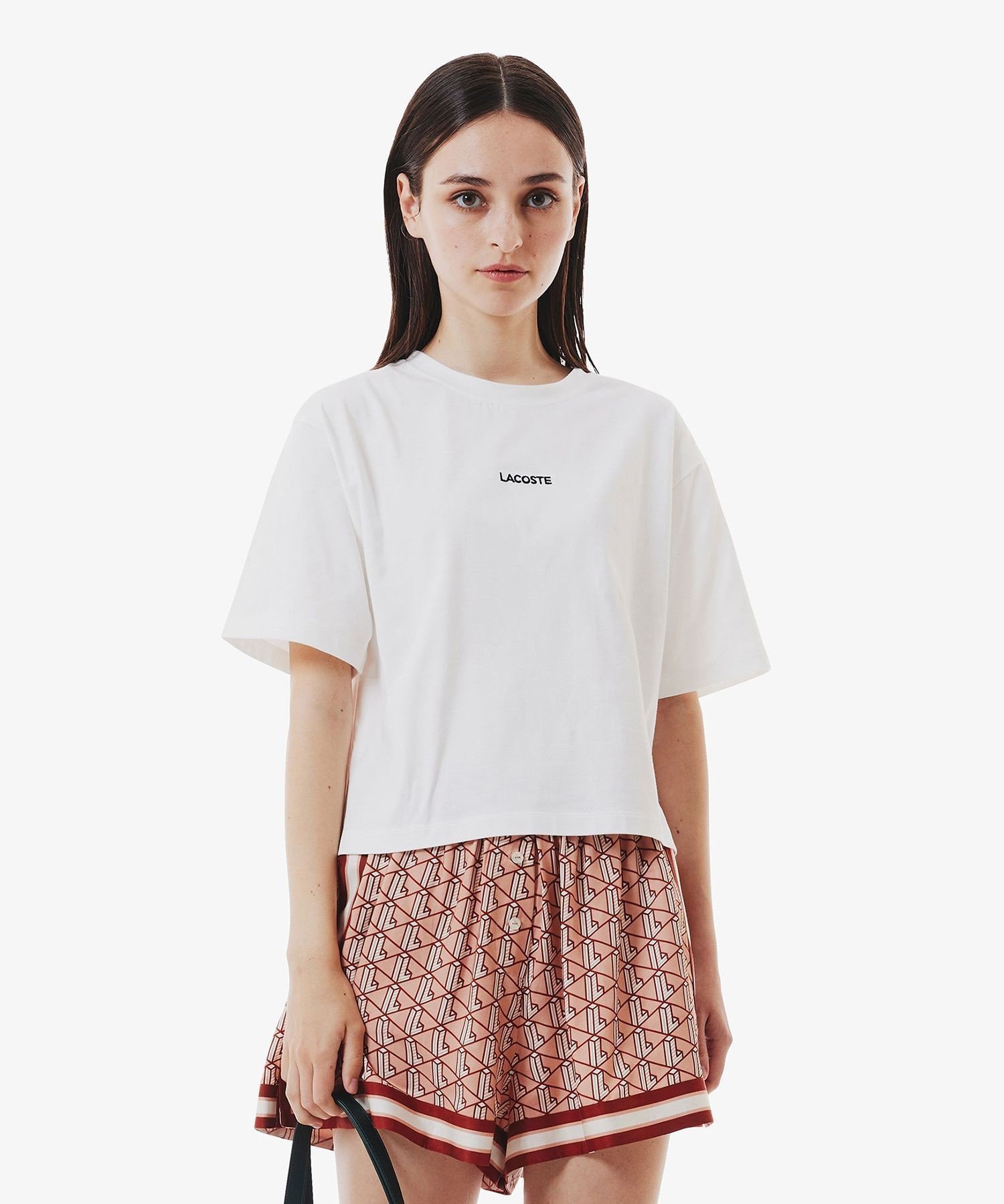 【ラコステ/LACOSTE】のワイド ショートネームステッチTシャツ インテリア・キッズ・メンズ・レディースファッション・服の通販 founy(ファニー) 　ファッション　Fashion　レディースファッション　Fashion for Women　トップス・カットソー　Cut & Sew Tops　シャツ・ブラウス・オフィスカジュアル　Elegant Blouses & Button-Ups　ロングTシャツ・Tシャツ　Longline T-Shirts & Tees　クロップド　Cropped, Short Length　ショート　Short, Short Length　フロント　Front, Front Design　モダン　Modern, Contemporary　ワイド　Wide, Wide Fit　ホワイト|ID: prp329100004817574 ipo3291000000034996866