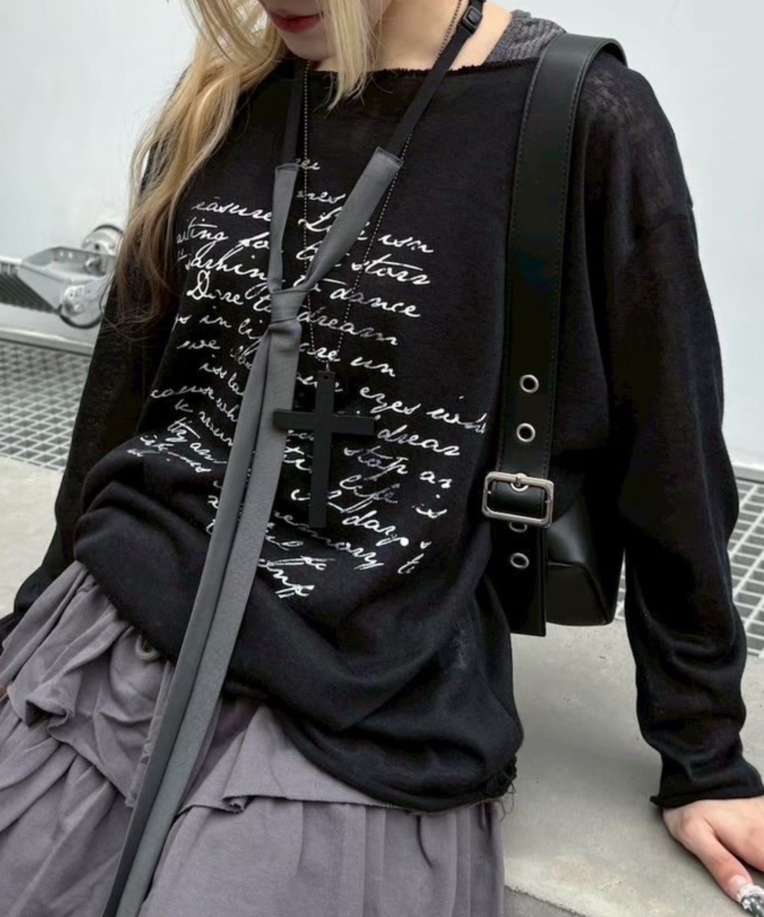 【ネバーマインドザエックスユー チカシツプラス/Never mind the XU Chikashitsu+】の【nmtc +】see through lettering long sleeve tee 人気、トレンドファッション・服の通販 founy(ファニー) 　ファッション　Fashion　レディースファッション　Fashion for Women　トップス・カットソー　Cut & Sew Tops　ウェーブ　Wavy Pattern　ヴィンテージ　Vintage Style　春　Spring　秋　Autumn　カットソー　Cut and Sewn Top　ショルダー　Shoulder, Shoulder Strap　シンプル　Simple, Minimal　スリーブ　Sleeve, Long Sleeve / Short Sleeve　トレンド　Trend, Trending Now　ドロップ　Drop Shoulder, Dropped Style　長袖　Long Sleeve, Full Sleeve　フロント　Front, Front Design　リラックス　Relax, Relaxed Fit　ロング　Long, Long-Length　S/S・春夏　SS, Spring/Summer, Warm Season　再入荷　Restock / Back in Stock　夏　Summer　 other-1|ID: prp329100004817577 ipo3291000000034996881