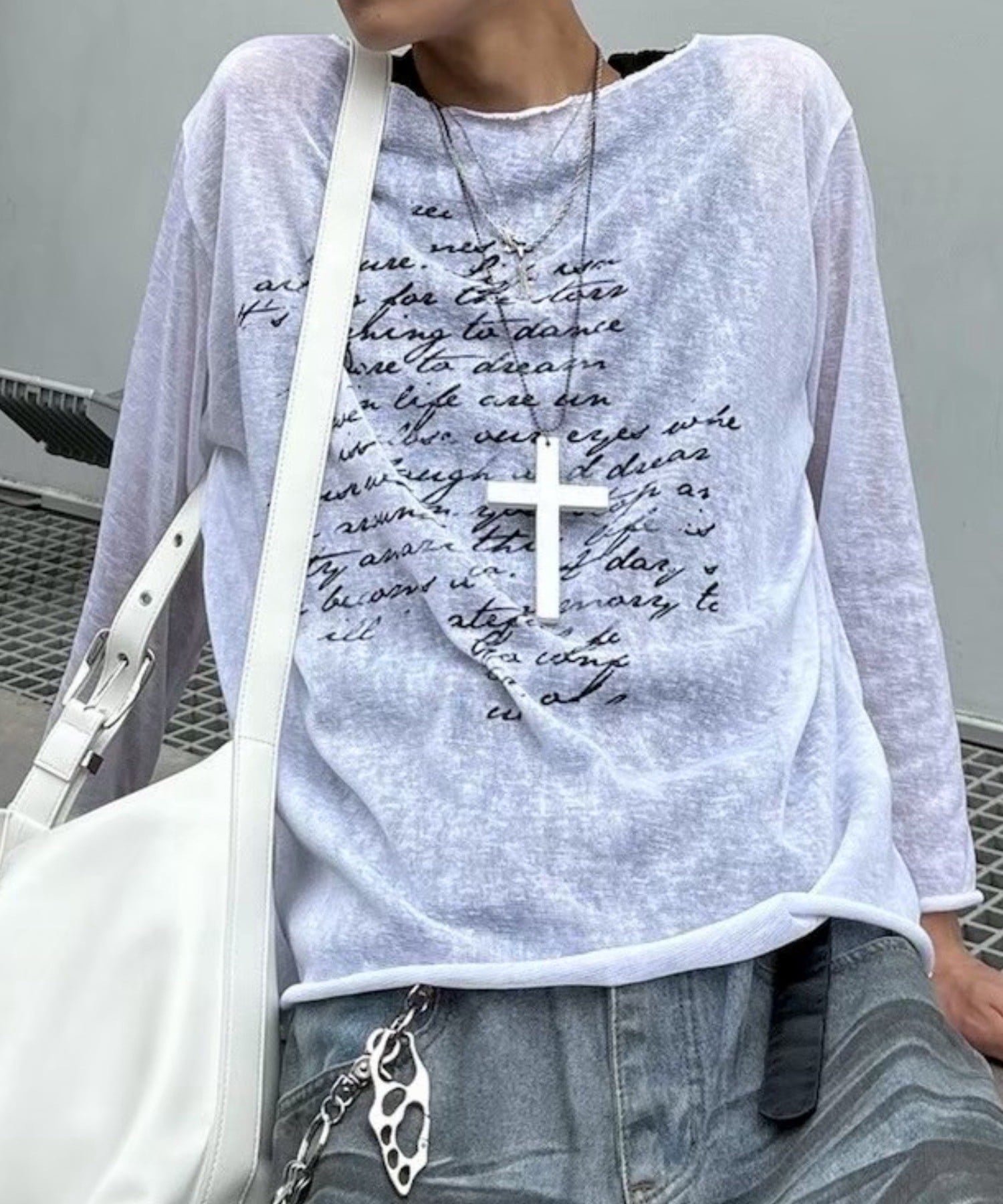 【ネバーマインドザエックスユー チカシツプラス/Never mind the XU Chikashitsu+】の【nmtc +】see through lettering long sleeve tee インテリア・キッズ・メンズ・レディースファッション・服の通販 founy(ファニー) 　ファッション　Fashion　レディースファッション　Fashion for Women　トップス・カットソー　Cut & Sew Tops　ウェーブ　Wavy Pattern　ヴィンテージ　Vintage Style　春　Spring　秋　Autumn　カットソー　Cut and Sewn Top　ショルダー　Shoulder, Shoulder Strap　シンプル　Simple, Minimal　スリーブ　Sleeve, Long Sleeve / Short Sleeve　トレンド　Trend, Trending Now　ドロップ　Drop Shoulder, Dropped Style　長袖　Long Sleeve, Full Sleeve　フロント　Front, Front Design　リラックス　Relax, Relaxed Fit　ロング　Long, Long-Length　S/S・春夏　SS, Spring/Summer, Warm Season　再入荷　Restock / Back in Stock　夏　Summer　ホワイト|ID: prp329100004817577 ipo3291000000034996883