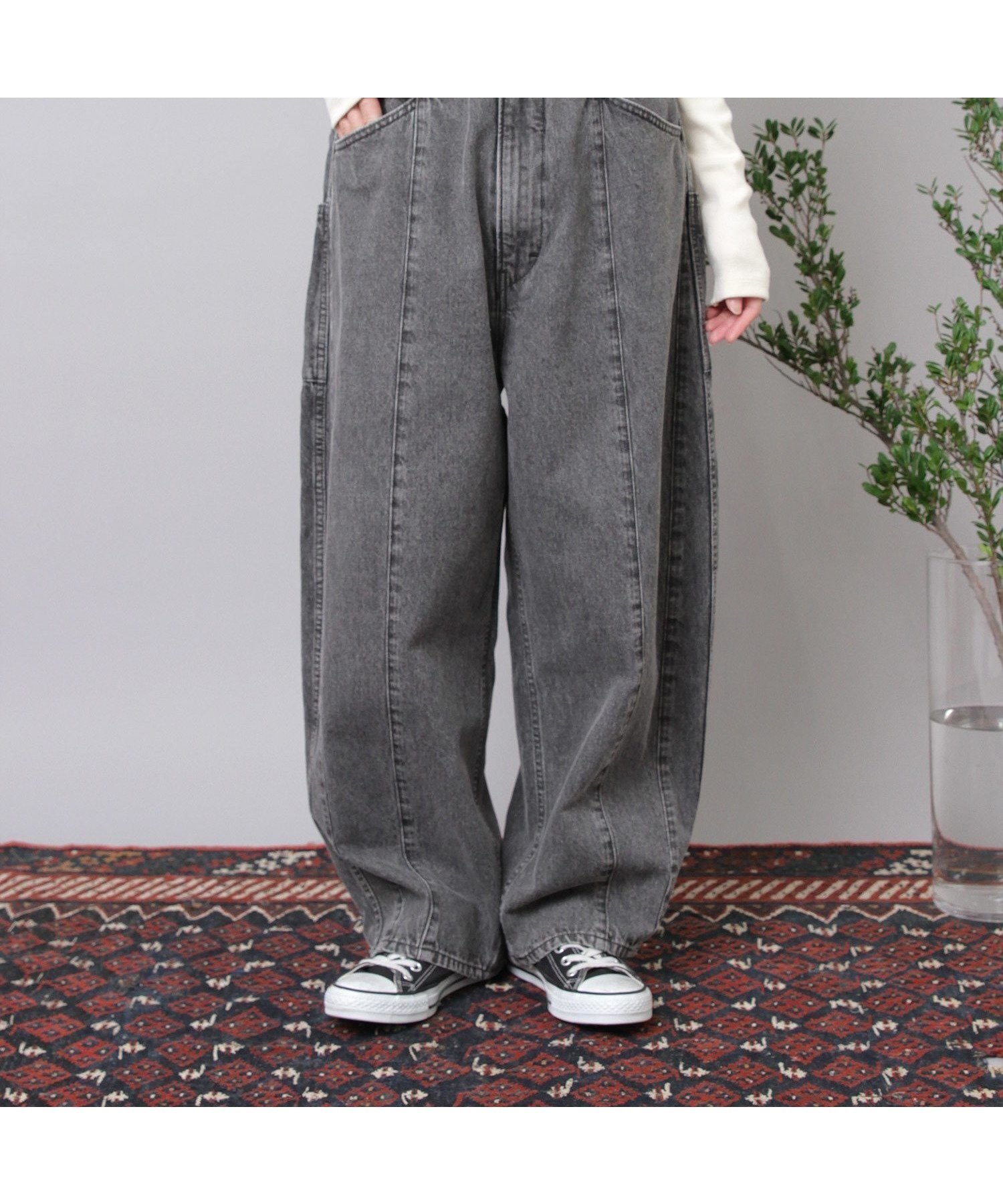 【アールエヌエーエヌ/RNA-N】のR4391 ケミカル加工のワークパンツ インテリア・キッズ・メンズ・レディースファッション・服の通販 founy(ファニー) 　ファッション　Fashion　レディースファッション　Fashion for Women　パンツ　Pants & Trousers　アメリカン　American Style　ヴィンテージ　Vintage Style　ケミカル　Chemical, Chemical Wash　ストレート　Straight, Straight Cut　ダブル　Double, Double-Breasted　デニム　Denim, Jeans Material　ポケット　Pocket, Pocket Detail　リラックス　Relax, Relaxed Fit　ワイド　Wide, Wide Fit　ワーク　Workwear, Utility Style　ブラックデニムケミカル|ID: prp329100004817641 ipo3291000000034997788