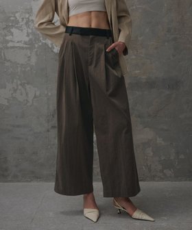 【アダム エ ロペ/ADAM ET ROPE'】の【EMOELLE】バイカラーベルトドレスパンツ 人気、トレンドファッション・服の通販 founy(ファニー) ファッション Fashion レディースファッション Fashion for Women パンツ Pants & Trousers ベルト&ウエストマーク Belts & Waist Accessories カットソー Cut and Sewn Top クロップド Cropped, Short Length サテン Satin, Glossy Fabric ドレス Dress, One-Piece フラップ Flap, Flap Pocket フロント Front, Front Design ボトム Bottoms, Lower Wear ポケット Pocket, Pocket Detail ワイド Wide, Wide Fit ワンポイント One Point, Statement Accent おすすめ Recommended / Our Picks |ID:prp329100004817653