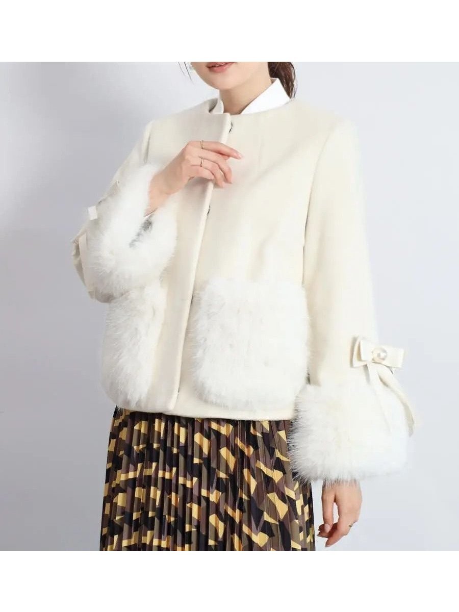 【ヴァン/Vin】のリボン袖ファーアクセントショートコート 人気、トレンドファッション・服の通販 founy(ファニー) 　ファッション　Fashion　レディースファッション　Fashion for Women　アウター　Coat / Outerwear Collection　コート・ロングコート・ピーコート　Long Coats, Peacoats & More　エレガント 上品　Elegant　ショート　Short, Short Length　ストール　Stole, Wrap　タートルネック　Turtleneck, High Neck　バランス　Balance, Style Balance　パール　Pearl, Pearl Accent　フェイクファー　Faux Fur, Imitation Fur　マフラー　Scarf, Muffler　リボン　Ribbon, Bow　リュクス　Luxury, Elegant, High-End, Chic　ロング　Long, Long-Length　A/W・秋冬　Autumn/Winter　 other-1|ID: prp329100004817680 ipo3291000000034998213