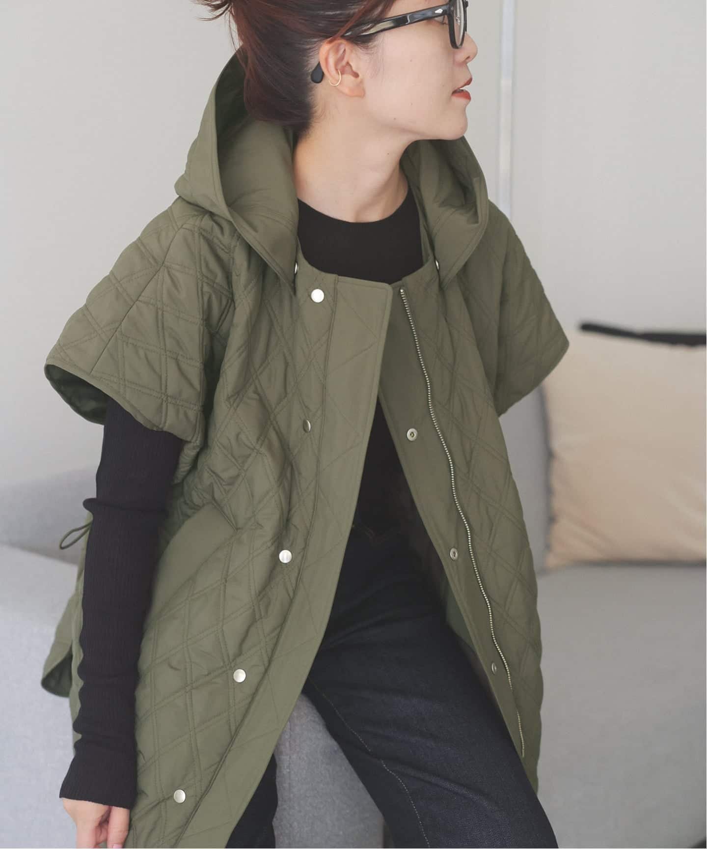 【スピック&スパン/Spick & Span】のTICCA / ティッカ リバーシブルキルティングポンチョ インテリア・キッズ・メンズ・レディースファッション・服の通販 founy(ファニー) 　ファッション　Fashion　レディースファッション　Fashion for Women　アウター　Coat / Outerwear Collection　ポンチョ・ケープコート　Ponchos & Capes　イタリア　Italy　エレガント 上品　Elegant　キルティング　Quilted, Quilting　軽量　Lightweight, Ultra Light　スリット　Slit, Slit Detail　ドレープ　Drape, Draping Fabric　ベーシック　Basic, Essential　リバーシブル　Reversible, Two-Sided　ワーク　Workwear, Utility Style　カーキ|ID: prp329100004817749 ipo3291000000034999178