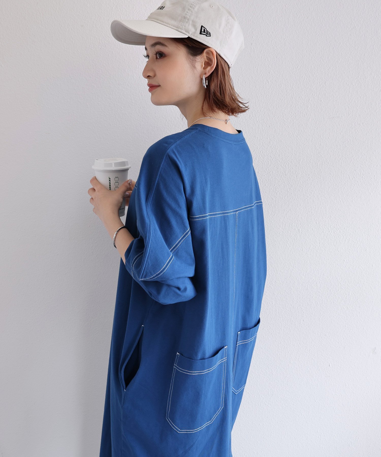 【アンドミー/andme】の配色ステッチ オーバーサイズ 長袖 Tシャツ ワンピース インテリア・キッズ・メンズ・レディースファッション・服の通販 founy(ファニー) 　ファッション　Fashion　レディースファッション　Fashion for Women　ワンピース　Dresses　シャツワンピース / 1枚で着映えコーデ　Shirt Dresses　スリット　Slit, Slit Detail　ポケット　Pocket, Pocket Detail　切替　Switching, Contrast Panel　楽ちん　Easy Fit, Comfortable　長袖　Long Sleeve, Full Sleeve　ブルー|ID: prp329100004817822 ipo3291000000035000355