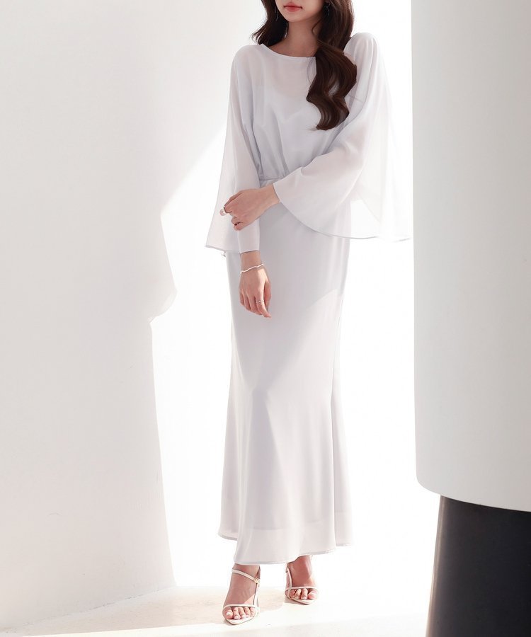 【セゾンドパピヨン/SAISON DE PAPILLON】の異素材ドッキングロング丈ワンピース 人気、トレンドファッション・服の通販 founy(ファニー) 　ファッション　Fashion　レディースファッション　Fashion for Women　ワンピース　Dresses　キャミソール　Camisole, Spaghetti Strap Top　ギャザー　Gathered, Ruffled　サテン　Satin, Glossy Fabric　シアー　Sheer, See-Through　シフォン　Chiffon, Lightweight Fabric　スリーブ　Sleeve, Long Sleeve / Short Sleeve　ドッキング　Docking, Mixed Material　フレア　Flare, Flared　ブラウジング　Blouson Silhouette, Cinched Waist　ロング　Long, Long-Length　 other-1|ID: prp329100004817867 ipo3291000000035001134