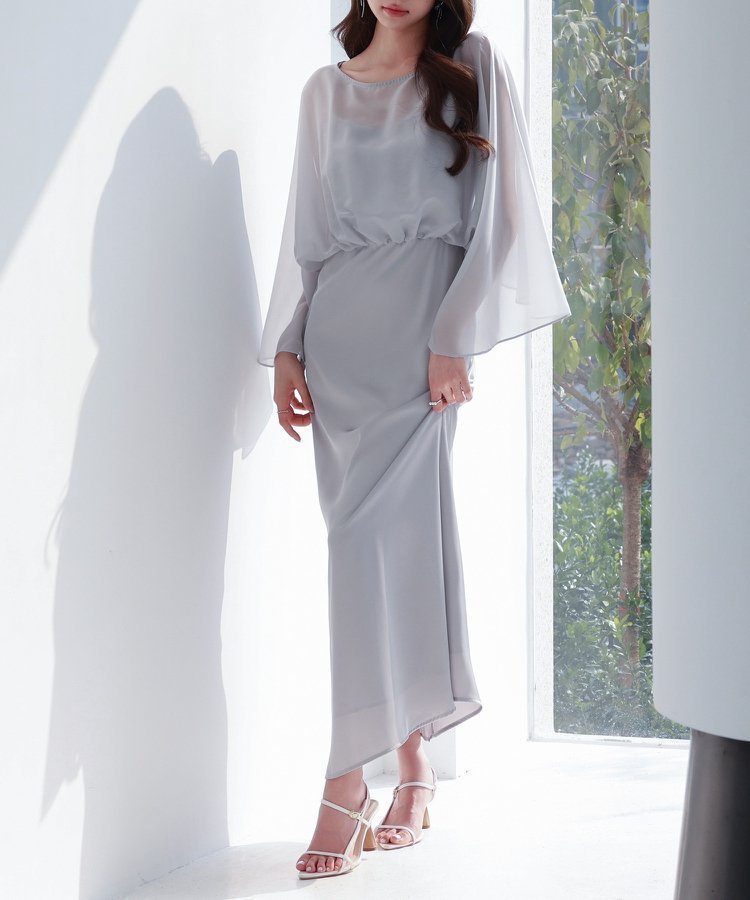 【セゾンドパピヨン/SAISON DE PAPILLON】の異素材ドッキングロング丈ワンピース インテリア・キッズ・メンズ・レディースファッション・服の通販 founy(ファニー) 　ファッション　Fashion　レディースファッション　Fashion for Women　ワンピース　Dresses　キャミソール　Camisole, Spaghetti Strap Top　ギャザー　Gathered, Ruffled　サテン　Satin, Glossy Fabric　シアー　Sheer, See-Through　シフォン　Chiffon, Lightweight Fabric　スリーブ　Sleeve, Long Sleeve / Short Sleeve　ドッキング　Docking, Mixed Material　フレア　Flare, Flared　ブラウジング　Blouson Silhouette, Cinched Waist　ロング　Long, Long-Length　グレー|ID: prp329100004817867 ipo3291000000035001137