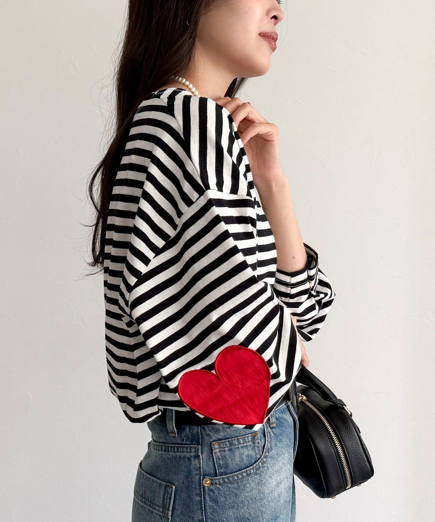 【フレディ&グロスター/FREDY&GLOSTER】のボーダーハートパッチプルオーバー インテリア・キッズ・メンズ・レディースファッション・服の通販 founy(ファニー) 　ファッション　Fashion　レディースファッション　Fashion for Women　トップス・カットソー　Cut & Sew Tops　カジュアルプルオーバー・ニットトップス　Pullovers & Knit Tops / Casual Pullovers　2025年　2025　2025-2026秋冬・A/W　Autumn/Winter 2025–26 AW25–26　スラックス　Slacks, Dress Pants　デニム　Denim, Jeans Material　バランス　Balance, Style Balance　ボーダー　Border, Stripe　定番　Standard, Basic Item　秋　Autumn　ブラック系その他|ID: prp329100004818285 ipo3291000000035005782