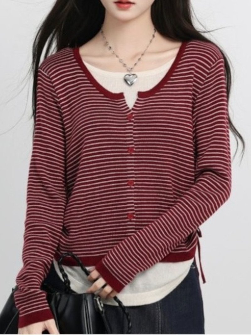 【ディアベル/DIAVEL】の【秋冬新作】レイヤード風ラウンドヘムトップス インテリア・キッズ・メンズ・レディースファッション・服の通販 founy(ファニー) 　ファッション　Fashion　レディースファッション　Fashion for Women　トップス・カットソー　Cut & Sew Tops　インナー　Innerwear　カーディガン　Cardigan, Knitwear　クロップド　Cropped, Short Length　コンパクト　Compact, Small Size　ショート　Short, Short Length　スタイリッシュ　Stylish, Fashionable　スニーカー　Sneakers, Trainers　タイトスカート　Pencil Skirt, Tight Skirt　デニム　Denim, Jeans Material　トレンド　Trend, Trending Now　ドローストリング　Drawstring, Pull Cord　バランス　Balance, Style Balance　プリーツ　Pleats, Pleated　ボーダー　Border, Stripe　無地　Plain, Solid Color　ロング　Long, Long-Length　A/W・秋冬　Autumn/Winter　再入荷　Restock / Back in Stock　おすすめ　Recommended / Our Picks　エレガント 上品　Elegant　レッド1|ID: prp329100004818429 ipo3291000000035007432