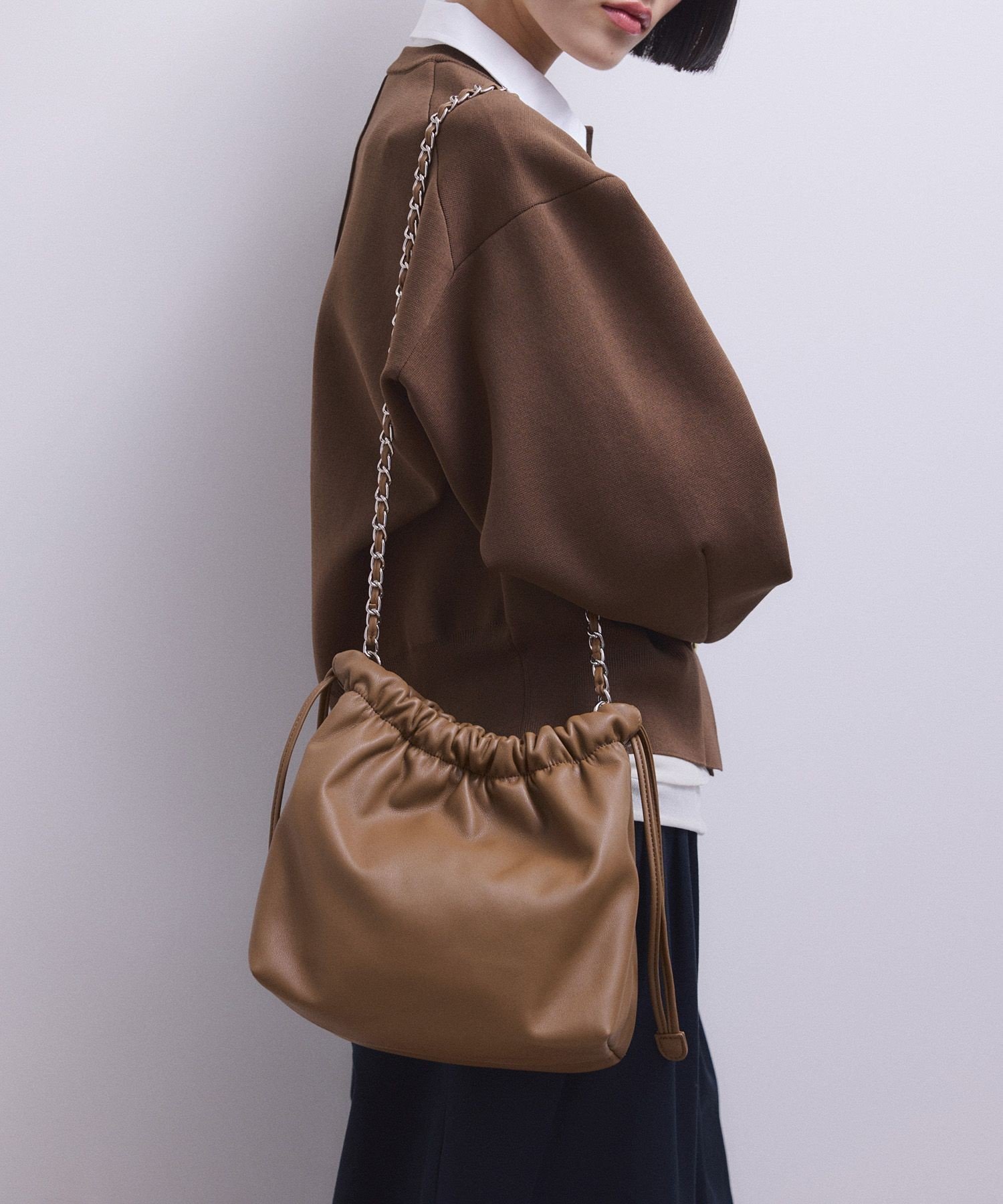 【アダム エ ロペ/ADAM ET ROPE'】の【WEB限定】チェーンショルダーバッグ 人気、トレンドファッション・服の通販 founy(ファニー) 　ファッション　Fashion　レディースファッション　Fashion for Women　バッグ　Bags　コンパクト　Compact, Small Size　巾着　Drawstring Bag, Kinchaku　ショルダー　Shoulder, Shoulder Strap　シルバー　Silver, Metallic Silver　財布　Wallet, Purse　チェーン　Chain, Chain Strap　デニム　Denim, Jeans Material　フェイクレザー　Faux Leather, PU Leather　ポケット　Pocket, Pocket Detail　ラップ　Wrap, Wrap Design　おすすめ　Recommended / Our Picks　2025年　2025　2025-2026秋冬・A/W　Autumn/Winter 2025–26 AW25–26　 other-1|ID: prp329100004818533 ipo3291000000035008323