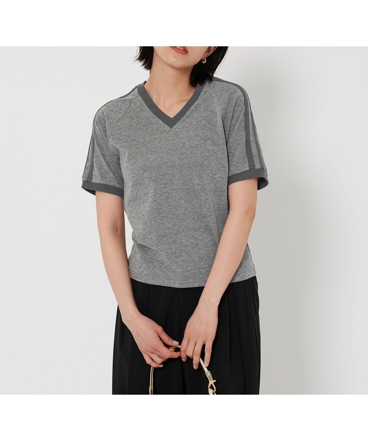【ユナイテッドアローズ/UNITED ARROWS】のVネック ラインスリーブ Tシャツ 人気、トレンドファッション・服の通販 founy(ファニー) 　ファッション　Fashion　レディースファッション　Fashion for Women　トップス・カットソー　Cut & Sew Tops　シャツ・ブラウス・オフィスカジュアル　Elegant Blouses & Button-Ups　ロングTシャツ・Tシャツ　Longline T-Shirts & Tees　Vネックトップス　V-Neck Tops / V-Cut Neckline Shirts　インナー　Innerwear　コンパクト　Compact, Small Size　スラックス　Slacks, Dress Pants　スリーブ　Sleeve, Long Sleeve / Short Sleeve　メランジ　Melange, Mixed Yarn　アウトレット　Outlet / Clearance　おすすめ　Recommended / Our Picks　 other-1|ID: prp329100004818569 ipo3291000000035008526