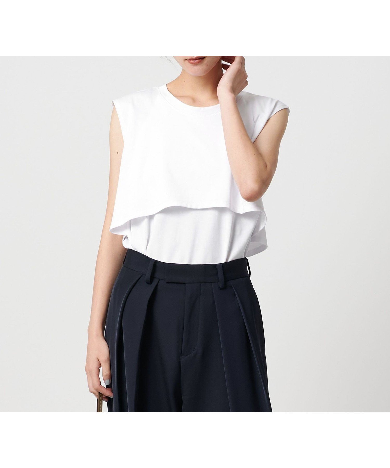 【ユナイテッドアローズ/UNITED ARROWS】の【Wardrobe DAILY MINIMAL】フリルレイヤード ノースリーブカットソー 接触冷感 吸水速乾 インテリア・キッズ・メンズ・レディースファッション・服の通販 founy(ファニー) 　ファッション　Fashion　レディースファッション　Fashion for Women　トップス・カットソー　Cut & Sew Tops　キャミソール&ノースリーブ　Camisoles & Sleeveless Tops　カットソー・ベーシックTシャツ　Cut-and-Sewn Tops / Stretch Tees & Basics　オケージョン　Occasion Wear　オレンジ　Orange　カットソー　Cut and Sewn Top　今季　This Season, Current Season　吸水　Absorbent, Quick-Dry　サマー　Summer, Summer Style　シンプル　Simple, Minimal　スラックス　Slacks, Dress Pants　デニム　Denim, Jeans Material　トレンド　Trend, Trending Now　人気　Popular, Best Seller　ボトム　Bottoms, Lower Wear　アウトレット　Outlet / Clearance　おすすめ　Recommended / Our Picks　エレガント 上品　Elegant　ビジネス 仕事 通勤　Business / Work / Commuting　WHITE|ID: prp329100004818592 ipo3291000000035008666