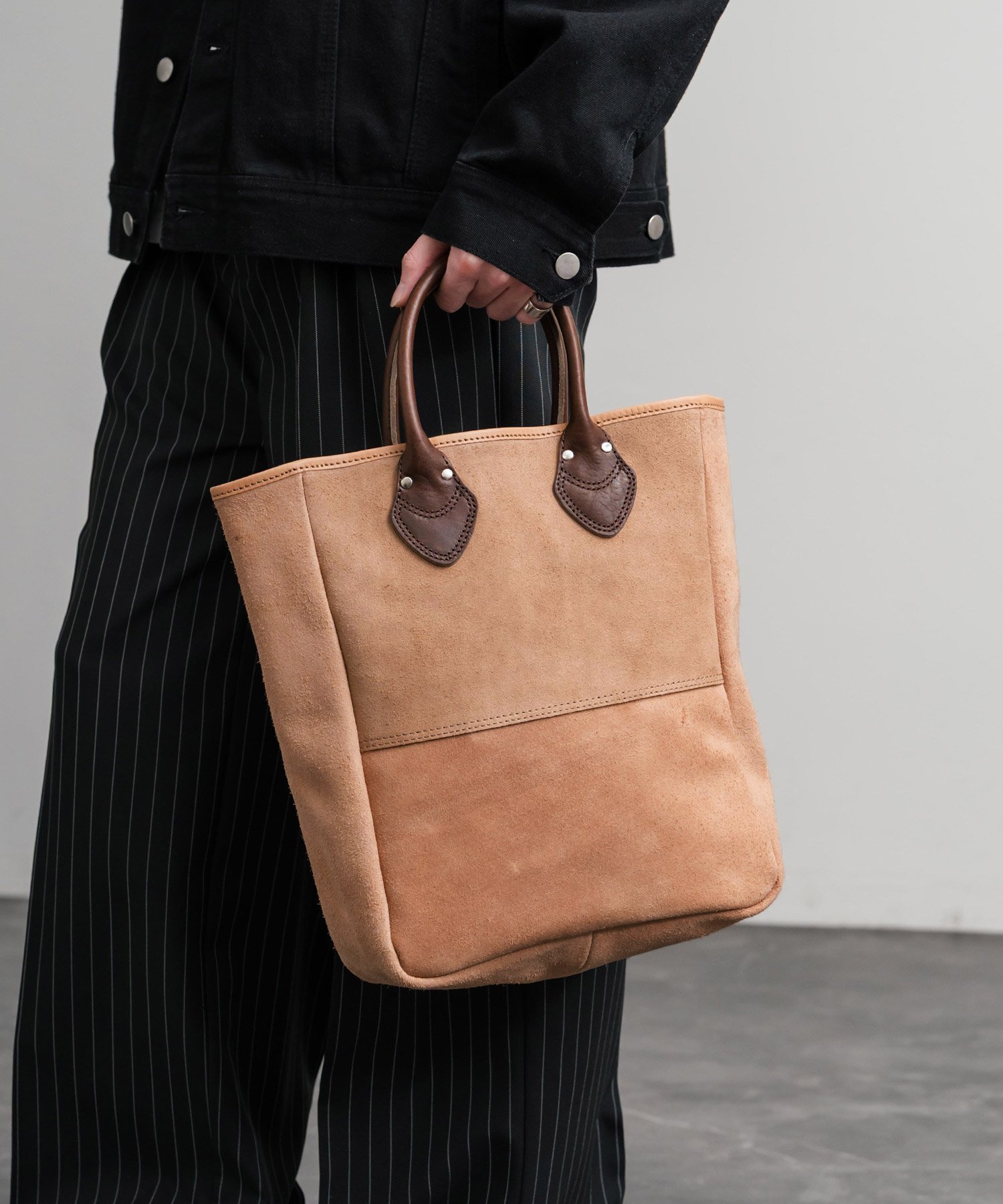 【ロッキーモンロー/Rocky Monroe】の日本製 国産 スエード加工トートバッグ インテリア・キッズ・メンズ・レディースファッション・服の通販 founy(ファニー) 　ファッション　Fashion　レディースファッション　Fashion for Women　バッグ　Bags　アンティーク　Antique-Inspired　オイル　Body Oil　クラシック　Classic, Timeless Style　シンプル　Simple, Minimal　定番　Standard, Basic Item　バランス　Balance, Style Balance　パイピング　Piping, Trim Design　フィット　Fit, Slim Fit　ポケット　Pocket, Pocket Detail　メッシュ　Mesh, Net Fabric　メンズ　Men's, Menswear　再入荷　Restock / Back in Stock　おすすめ　Recommended / Our Picks　日本製　Made In Japan　エレガント 上品　Elegant　ビジネス 仕事 通勤　Business / Work / Commuting　ベージュ|ID: prp329100004818596 ipo3291000000035008683