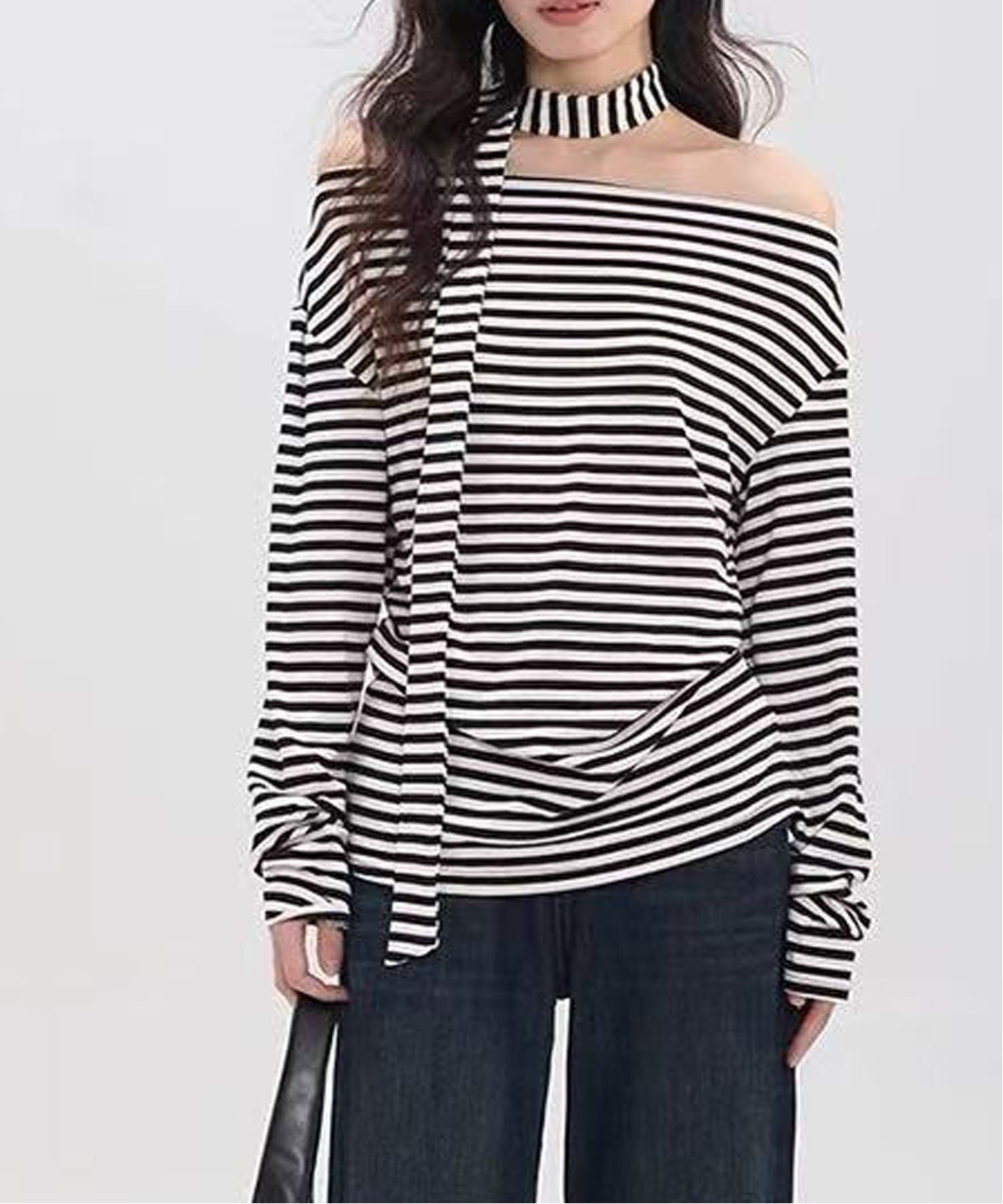 【チェルカ/CERCA】のChiina/Chiina / マフラー付き 長袖ボーダーオフショルTシャツ インテリア・キッズ・メンズ・レディースファッション・服の通販 founy(ファニー) 　ファッション　Fashion　レディースファッション　Fashion for Women　トップス・カットソー　Cut & Sew Tops　シャツ・ブラウス・オフィスカジュアル　Elegant Blouses & Button-Ups　ロングTシャツ・Tシャツ　Longline T-Shirts & Tees　マフラー・スヌード / 冬小物の定番　Scarves & Mufflers　マフラー　Scarf, Muffler　長袖　Long Sleeve, Full Sleeve　ホワイト|ID: prp329100004818629 ipo3291000000035008929