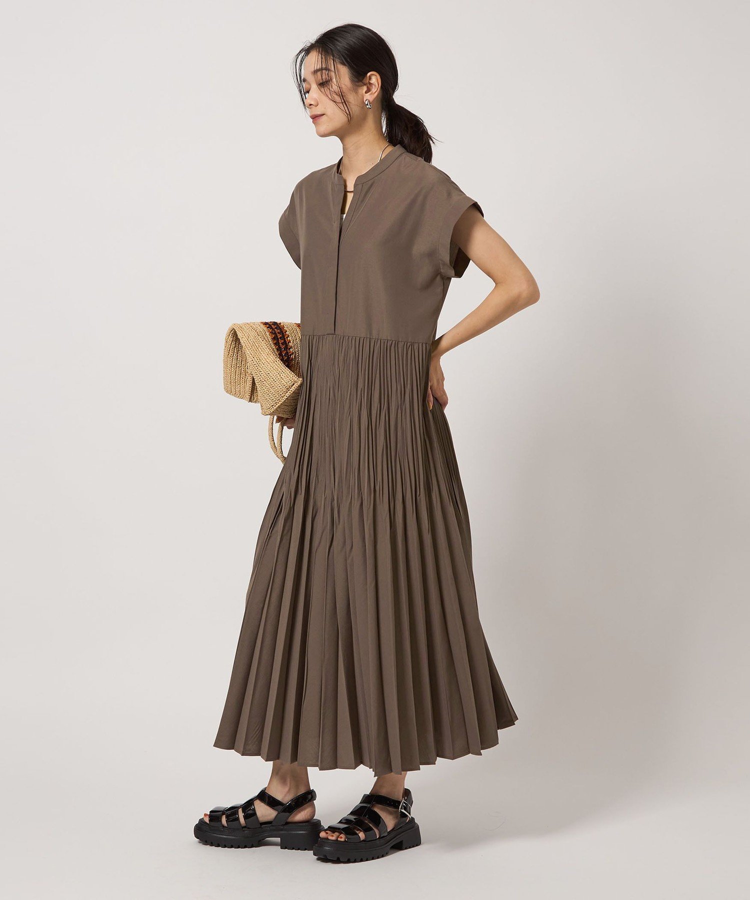 【ユナイテッドアローズ/UNITED ARROWS】のsize SHORTあり ワッシャー プリーツ ワンピース インテリア・キッズ・メンズ・レディースファッション・服の通販 founy(ファニー) 　ファッション　Fashion　レディースファッション　Fashion for Women　ワンピース　Dresses　春　Spring　キャップ　Cap, Baseball Cap　サンダル　Sandals, Summer Shoes　スキッパー　Skipper, Open Collar　フェミニン　Feminine, Girly　プリーツ　Pleats, Pleated　メッシュ　Mesh, Net Fabric　ワッシャー　Washer, Crinkled Finish　アウトレット　Outlet / Clearance　おすすめ　Recommended / Our Picks　夏　Summer　MOCA|ID: prp329100004818658 ipo3291000000035009238