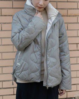 【イーブス/YEVS】のウエーブキルトダウンジャケット 人気、トレンドファッション・服の通販 founy(ファニー) ファッション Fashion レディースファッション Fashion for Women アウター Coat / Outerwear Collection レディースジャケット・軽アウター Jackets キルト Quilt, Quilted Fabric シューズ Shoes, Footwear ショート Short, Short Length スキニーデニム Skinny Jeans, Slim Jeans スタンド Stand Collar, Upright Stand ドローストリング Drawstring, Pull Cord バランス Balance, Style Balance パーカー Hoodie, Parka フェミニン Feminine, Girly プリーツ Pleats, Pleated 防寒 Cold Protection, Winter-Ready リラックス Relax, Relaxed Fit ロング Long, Long-Length ワイド Wide, Wide Fit 冬 Winter / This Winter |ID:prp329100004818742