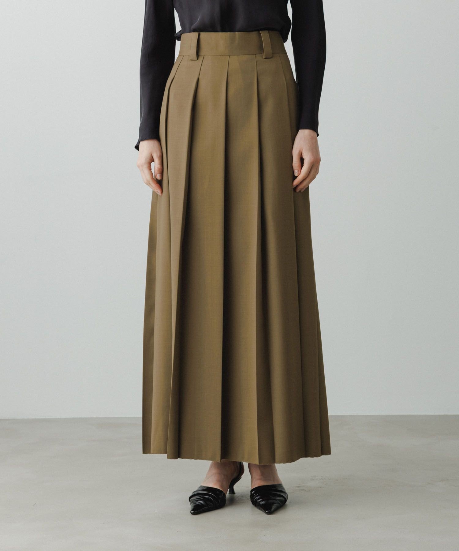 【アダム エ ロペ/ADAM ET ROPE'】の【EMOELLE】フロントプリーツスカート 人気、トレンドファッション・服の通販 founy(ファニー) 　ファッション　Fashion　レディースファッション　Fashion for Women　スカート　Skirts　プリーツスカート / 上品フェミニンスタイル　Pleated Skirts　シンプル　Simple, Minimal　ストライプ　Stripe, Striped Pattern　ストレート　Straight, Straight Cut　スリット　Slit, Slit Detail　ツイル　Twist, Twisted Detail　なめらか　Smooth, Silky Texture　フロント　Front, Front Design　プリーツ　Pleats, Pleated　ポケット　Pocket, Pocket Detail　マキシ　Maxi, Full Length　無地　Plain, Solid Color　A/W・秋冬　Autumn/Winter　おすすめ　Recommended / Our Picks　2026年　2026　 other-1|ID: prp329100004818757 ipo3291000000035010149