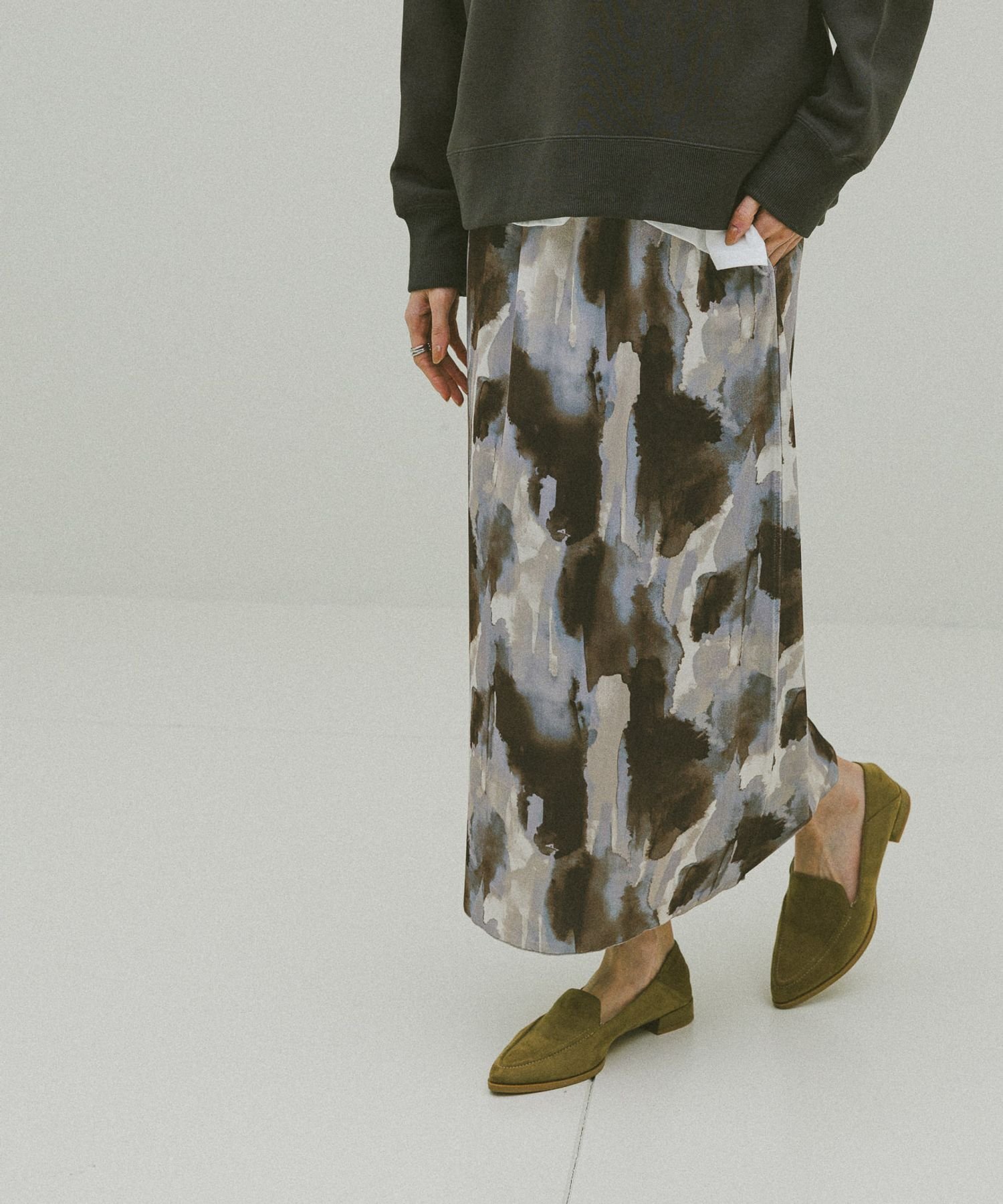 【グローバルワーク/GLOBAL WORK】のベロアプリントイージースカート/634536 人気、トレンドファッション・服の通販 founy(ファニー) 　ファッション　Fashion　レディースファッション　Fashion for Women　スカート　Skirts　おすすめ　Recommended / Our Picks　ギャザー　Gathered, Ruffled　シンプル　Simple, Minimal　スウェット / スエット　Sweatshirt, Sweatwear　ストレッチ　Stretch, Stretchy Fabric　スリット　Slit, Slit Detail　トレンド　Trend, Trending Now　プリント　Print, Printed Pattern　ベロア　Velour, Soft Velvet　ポケット　Pocket, Pocket Detail　 other-1|ID: prp329100004818858 ipo3291000000035011013