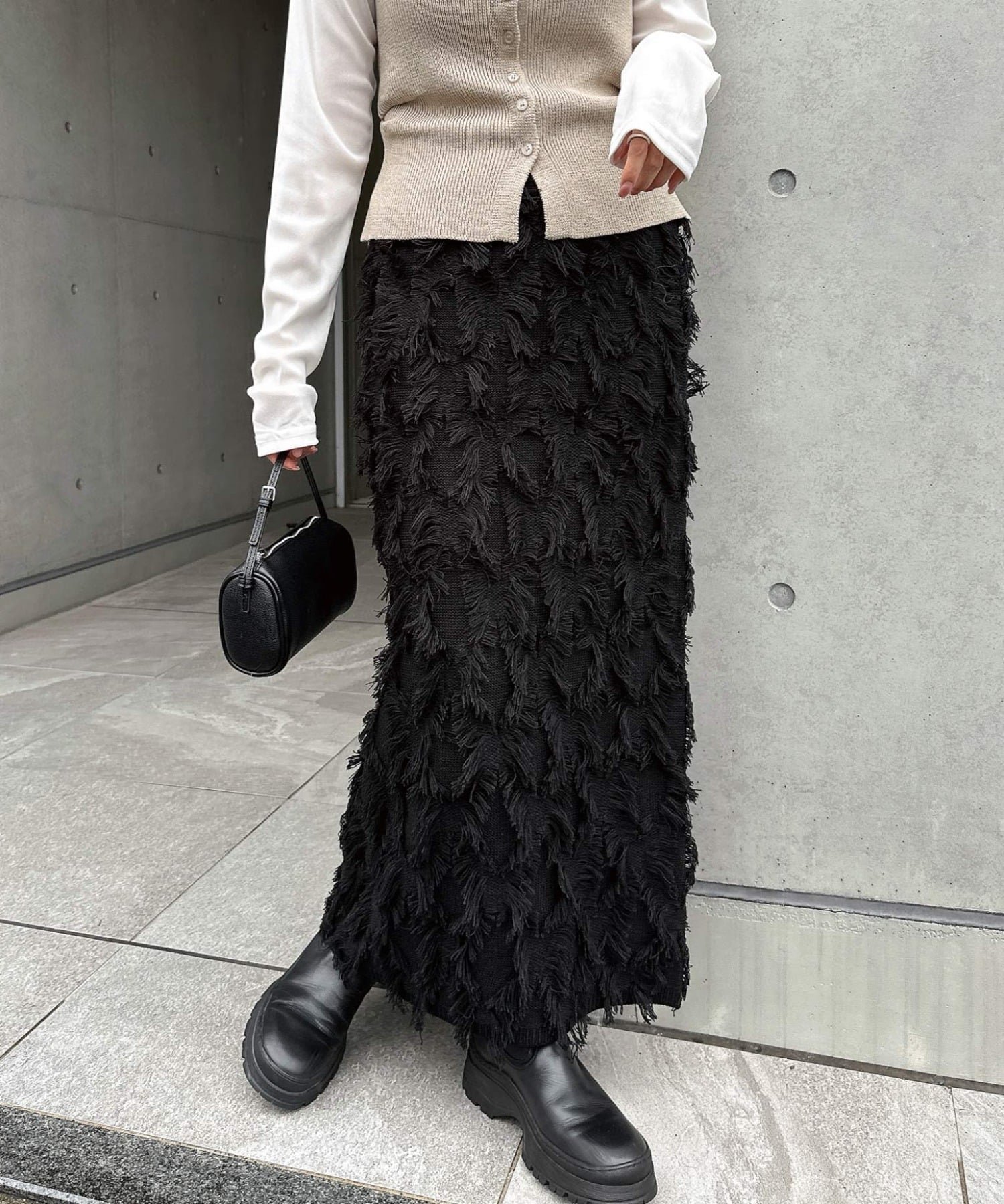 【アンドミー/andme】のカットフリンジ ニット タイト スカート インテリア・キッズ・メンズ・レディースファッション・服の通販 founy(ファニー) 　ファッション　Fashion　レディースファッション　Fashion for Women　スカート　Skirts　おすすめ　Recommended / Our Picks　アクリル　Acrylic Material　ストレート　Straight, Straight Cut　トレンド　Trend, Trending Now　今季　This Season, Current Season　ブラック|ID: prp329100004818902 ipo3291000000035011345
