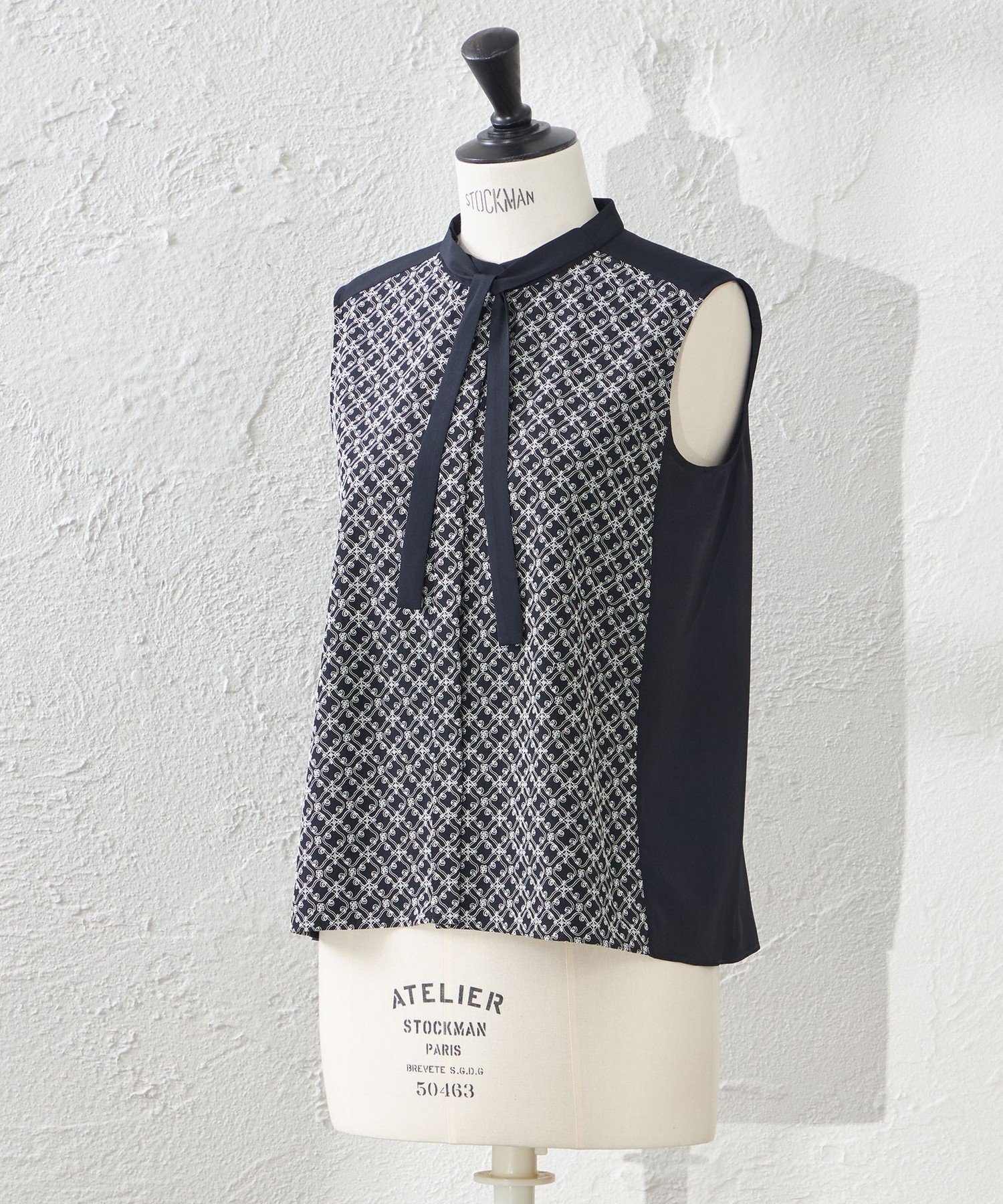 【アマカ/AMACA】の【WEB・一部店舗限定】【ATELIER COLLECTION】 LIBERTY刺繍パレットデシンブラウス インテリア・キッズ・メンズ・レディースファッション・服の通販 founy(ファニー) 　ファッション　Fashion　レディースファッション　Fashion for Women　トップス・カットソー　Cut & Sew Tops　シャツ・ブラウス・オフィスカジュアル　Elegant Blouses & Button-Ups　コレクション　Collection, Seasonal Line　セットアップ　Set-Up, Coordinated Outfit　プリント　Print, Printed Pattern　モチーフ　Motif, Design Theme　レース　Lace, Lace Fabric　ワーク　Workwear, Utility Style　ブラックネイビー|ID: prp329100004818985 ipo3291000000035012203