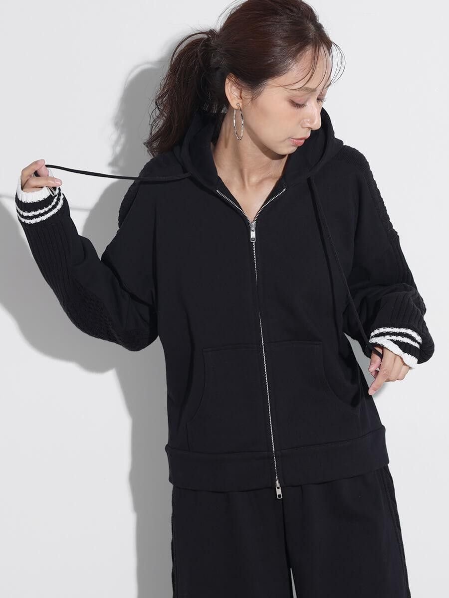 【ヴァン/Vin】の異素材ドッキングスウェットパーカー インテリア・キッズ・メンズ・レディースファッション・服の通販 founy(ファニー) 　ファッション　Fashion　レディースファッション　Fashion for Women　トップス・カットソー　Cut & Sew Tops　レディースパーカー・カジュアルフーディー　Casual Hoodies & Sweatshirts　スウェット・クルーネックトップス　Sweatshirts & Crewnecks / Relaxed Fit Sweat Tops　おすすめ　Recommended / Our Picks　クラシカル　Classical, Vintage-Inspired　スウェット / スエット　Sweatshirt, Sweatwear　セットアップ　Set-Up, Coordinated Outfit　トレンド　Trend, Trending Now　ドッキング　Docking, Mixed Material　パーカー　Hoodie, Parka　ブラック|ID: prp329100004819013 ipo3291000000035012597