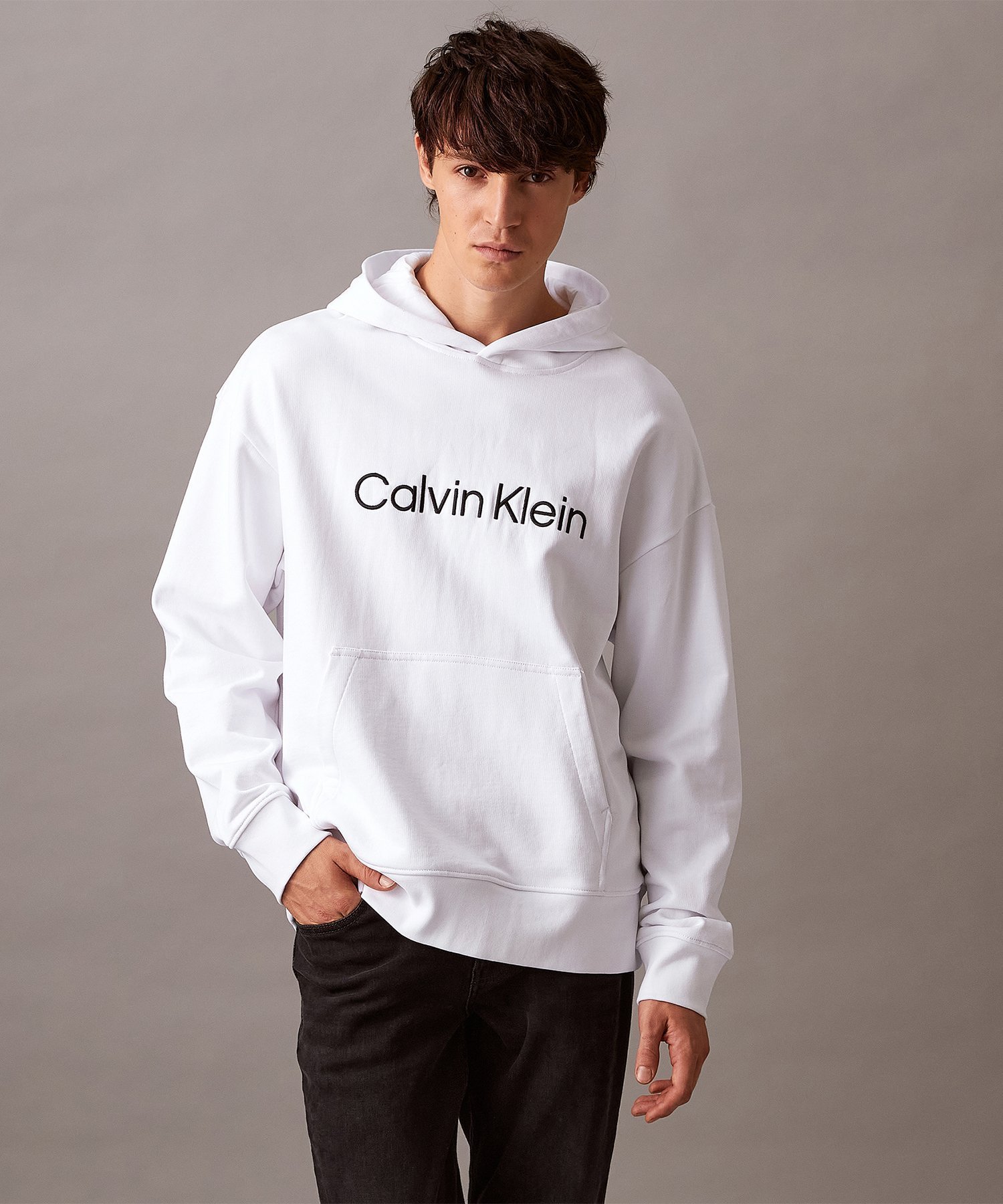 【カルバンクライン/Calvin Klein】の【公式ショップ】 カルバンクライン スタンダード ロゴ テリーパーカー Calvin Klein Jeans 40HM231 インテリア・キッズ・メンズ・レディースファッション・服の通販 founy(ファニー) 　ファッション　Fashion　レディースファッション　Fashion for Women　トップス・カットソー　Cut & Sew Tops　レディースパーカー・カジュアルフーディー　Casual Hoodies & Sweatshirts　スタンダード　Standard, Basic　パーカー　Hoodie, Parka　ルーズ　Loose, Oversized　Brilliant White|ID: prp329100004819019 ipo3291000000035012656