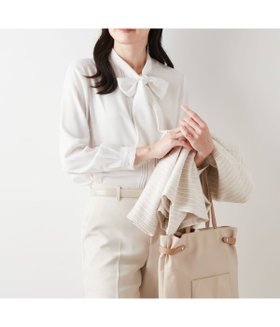 【ニューヨーカー/NEWYORKER】のマットサテン ピンタックボウタイブラウス 人気、トレンドファッション・服の通販 founy(ファニー) ファッション Fashion レディースファッション Fashion for Women トップス・カットソー Cut & Sew Tops シャツ・ブラウス・オフィスカジュアル Elegant Blouses & Button-Ups エレガント 上品 Elegant オケージョン Occasion Wear 春 Spring サテン Satin, Glossy Fabric ジャケット Jacket, Outerwear ストレッチ Stretch, Stretchy Fabric ドレープ Drape, Draping Fabric 長袖 Long Sleeve, Full Sleeve リボン Ribbon, Bow S/S・春夏 SS, Spring/Summer, Warm Season 夏 Summer ビジネス 仕事 通勤 Business / Work / Commuting |ID:prp329100004819033