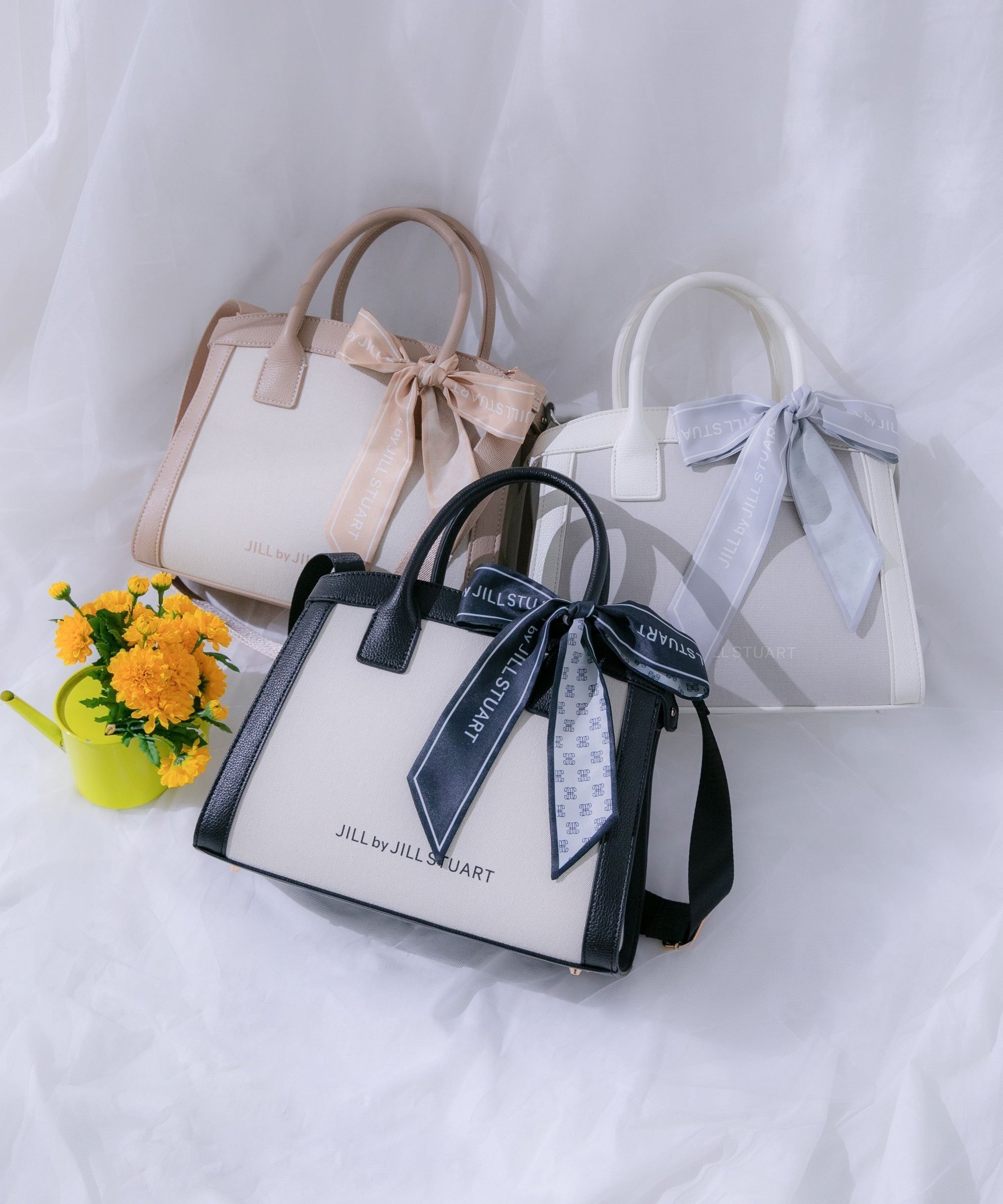 【ジルバイジルスチュアート/JILL by JILLSTUART】のバイカラーコンビトート小 人気、トレンドファッション・服の通販 founy(ファニー) ファッション Fashion レディースファッション Fashion for Women バッグ Bags キャンバス Canvas, Canvas Fabric コンビ Combo, Combination Style ショルダー Shoulder, Shoulder Strap スカーフ Scarf, Neckwear スマート Smart, Elegant 台形 A-Line, Trapezoid Shape ビジネス 仕事 通勤 Business / Work / Commuting other-1|ID: prp329100004819159 ipo3291000000035014255