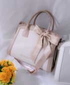 【ジルバイジルスチュアート/JILL by JILLSTUART】のバイカラーコンビトート小 人気、トレンドファッション・服の通販 founy(ファニー) ファッション Fashion レディースファッション Fashion for Women バッグ Bags キャンバス Canvas, Canvas Fabric コンビ Combo, Combination Style ショルダー Shoulder, Shoulder Strap スカーフ Scarf, Neckwear スマート Smart, Elegant 台形 A-Line, Trapezoid Shape ビジネス 仕事 通勤 Business / Work / Commuting thumbnail ベージュ|ID: prp329100004819159 ipo3291000000035014266