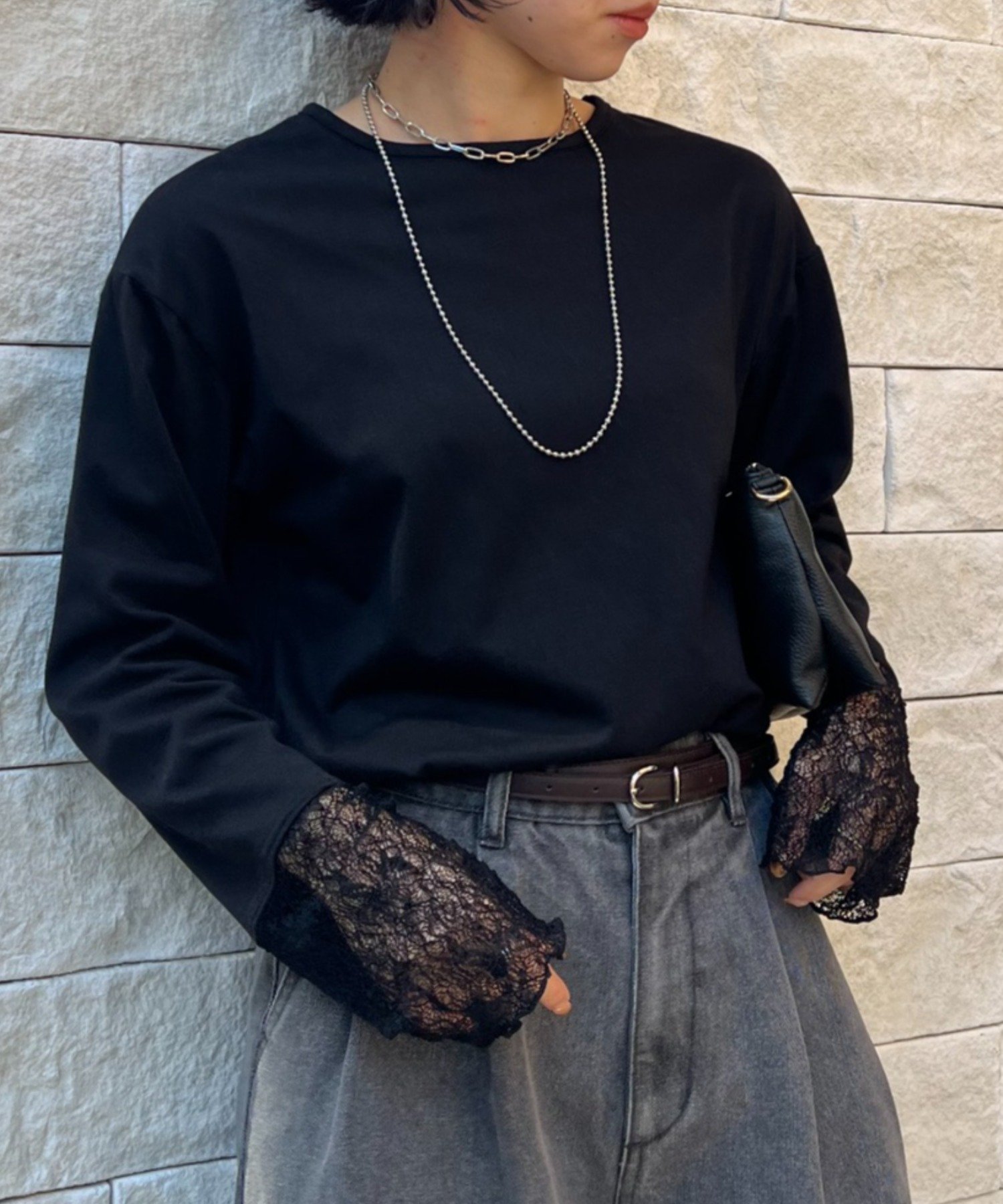 【ジェナ エスパス メルヴェイユ/Jena espace merveilleux】の【ニットのインナーにも◎】袖口レースカットソー インテリア・キッズ・メンズ・レディースファッション・服の通販 founy(ファニー) 　ファッション　Fashion　レディースファッション　Fashion for Women　トップス・カットソー　Cut & Sew Tops　ニット　Knit Tops & Sweaters　カットソー・ベーシックTシャツ　Cut-and-Sewn Tops / Stretch Tees & Basics　インナー　Innerwear　スマート　Smart, Elegant　レース　Lace, Lace Fabric　再入荷　Restock / Back in Stock　おすすめ　Recommended / Our Picks　ブラック|ID: prp329100004819200 ipo3291000000035014695