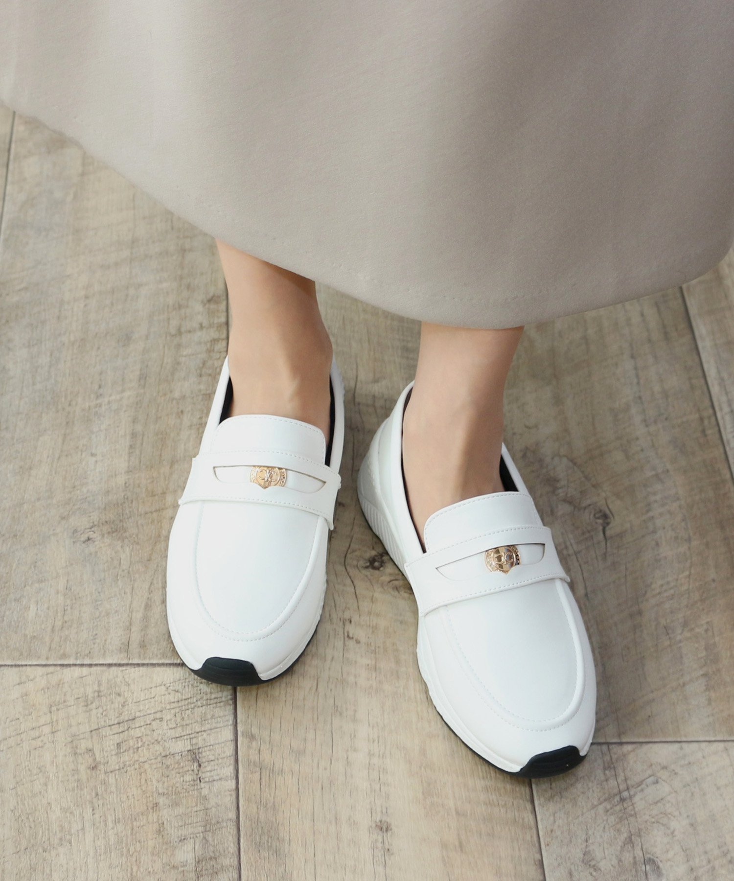 【フィン/Fin】のコインローファー厚底スリッポン インテリア・キッズ・メンズ・レディースファッション・服の通販 founy(ファニー) 　ファッション　Fashion　レディースファッション　Fashion for Women　クッション　Cushion, Throw Pillow　コイン　Coin, Coin Design　シンプル　Simple, Minimal　スラックス　Slacks, Dress Pants　スリッポン　Slip-On, Loafer　デニム　Denim, Jeans Material　フォルム　Silhouette, Form　ワイド　Wide, Wide Fit　厚底　Platform Shoes　定番　Standard, Basic Item　アイボリー|ID: prp329100004819211 ipo3291000000035014795