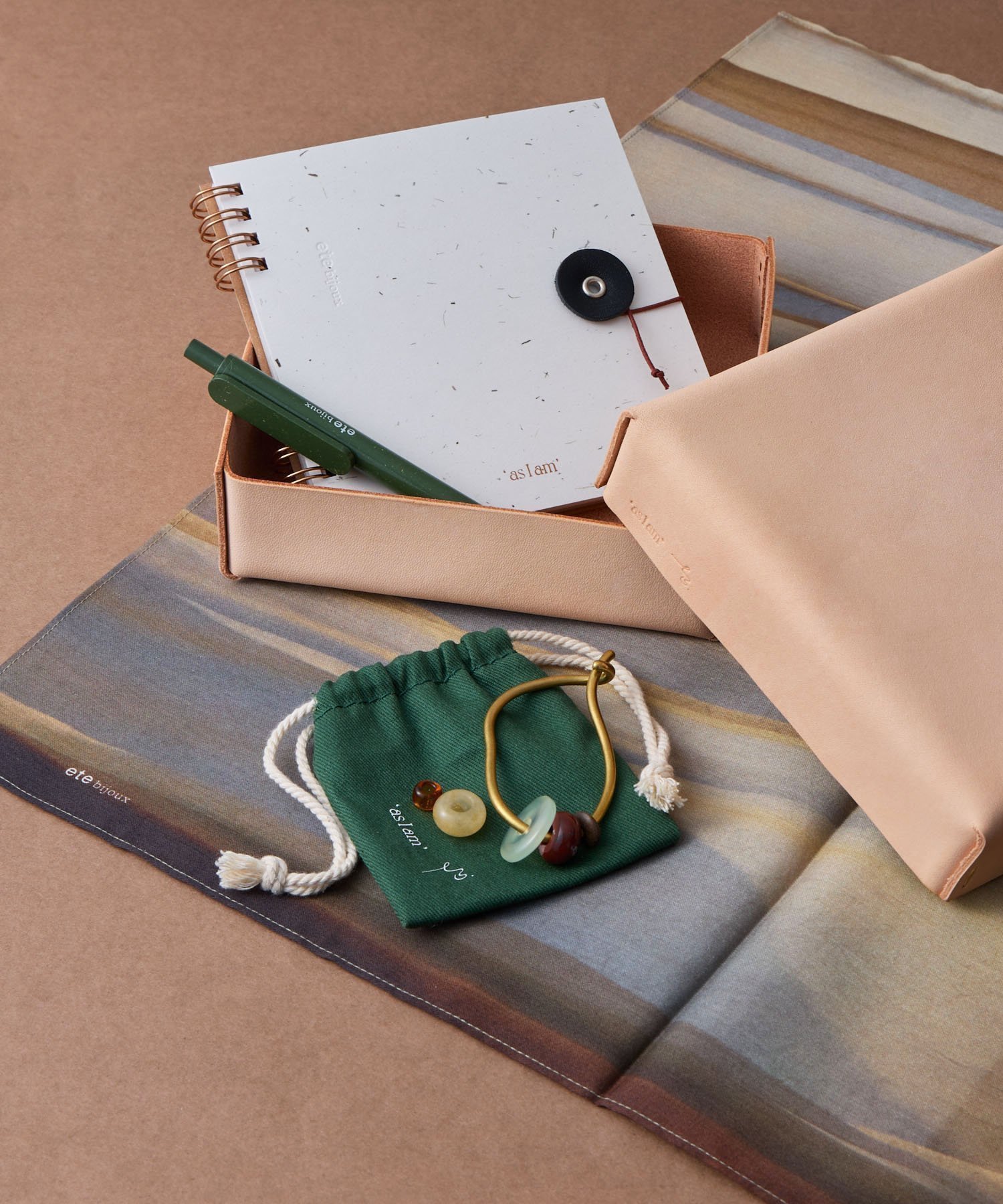 【エテ/ete】のete bijoux スペシャルBOX /ドローキーリング 人気、トレンドファッション・服の通販 founy(ファニー) ファッション Fashion レディースファッション Fashion for Women コラボ Collaboration, Collab シンプル Simple, Minimal ステーショナリー Stationery, Office Supplies ストーン Stone, Gem-Like スペシャル Special, Limited Edition チャーム Charm, Pendant ネックレス Necklace, Pendant Necklace パターン Pattern, Design Print フォルム Silhouette, Form ボックス Boxy, Box Shape other-1|ID: prp329100004819218 ipo3291000000035014896