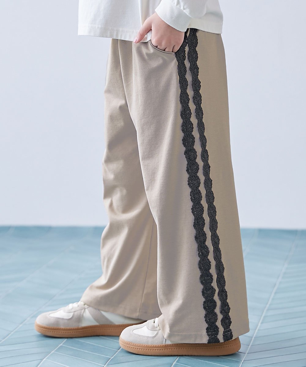 【デビロック/devirock / KIDS】の【イージーウォッシュ】サイドラインレース ワイドパンツ 子供服 キッズ 女の子 26SS 人気、トレンドファッション・服の通販 founy(ファニー) ファッション Fashion キッズファッション Fashion for Kids ボトムス Bottoms 春 Spring ガーリー Girly, Feminine Style ストレッチ Stretch, Stretchy Fabric ダウン Down, Puffer チュール Tulip, Tulip Motif なめらか Smooth, Silky Texture パーカー Hoodie, Parka レース Lace, Lace Fabric ワイド Wide, Wide Fit おすすめ Recommended / Our Picks 2026年 2026 other-1|ID: prp329100004819249 ipo3291000000035015204