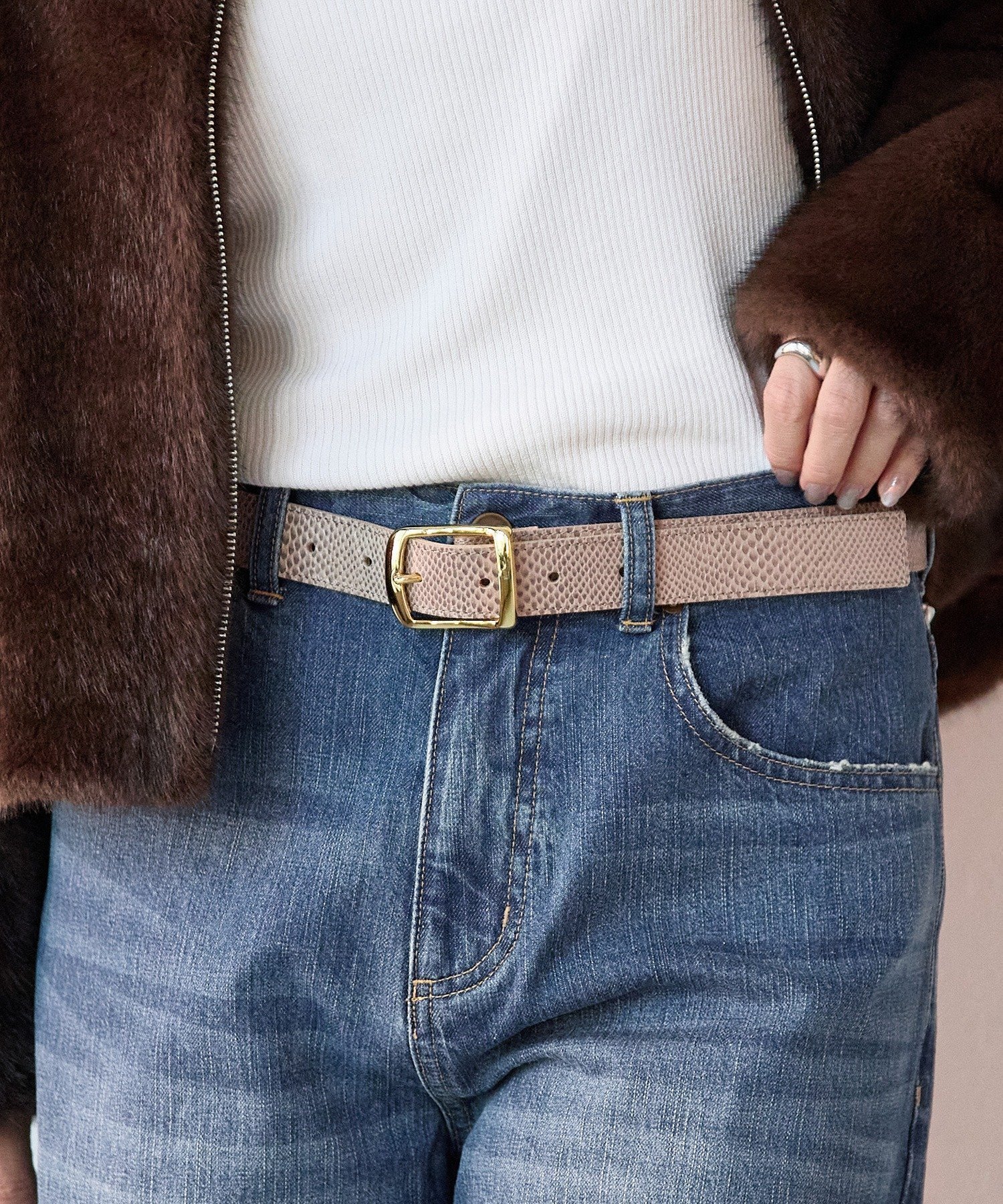 【リヴドロワ/RIVE DROITE】の【MONN. .(モン)】SHIHOコラボ型押しベルト 人気、トレンドファッション・服の通販 founy(ファニー) 　ファッション　Fashion　レディースファッション　Fashion for Women　ベルト&ウエストマーク　Belts & Waist Accessories　コラボ　Collaboration, Collab　今季　This Season, Current Season　シンプル　Simple, Minimal　デニム　Denim, Jeans Material　人気　Popular, Best Seller　ボトム　Bottoms, Lower Wear　ワイド　Wide, Wide Fit　ワンポイント　One Point, Statement Accent　2022年　2022　再入荷　Restock / Back in Stock　2022-2023秋冬・A/W　Autumn/Winter 2022–23 AW22–23　おすすめ　Recommended / Our Picks　 other-1|ID: prp329100004819331 ipo3291000000035015908