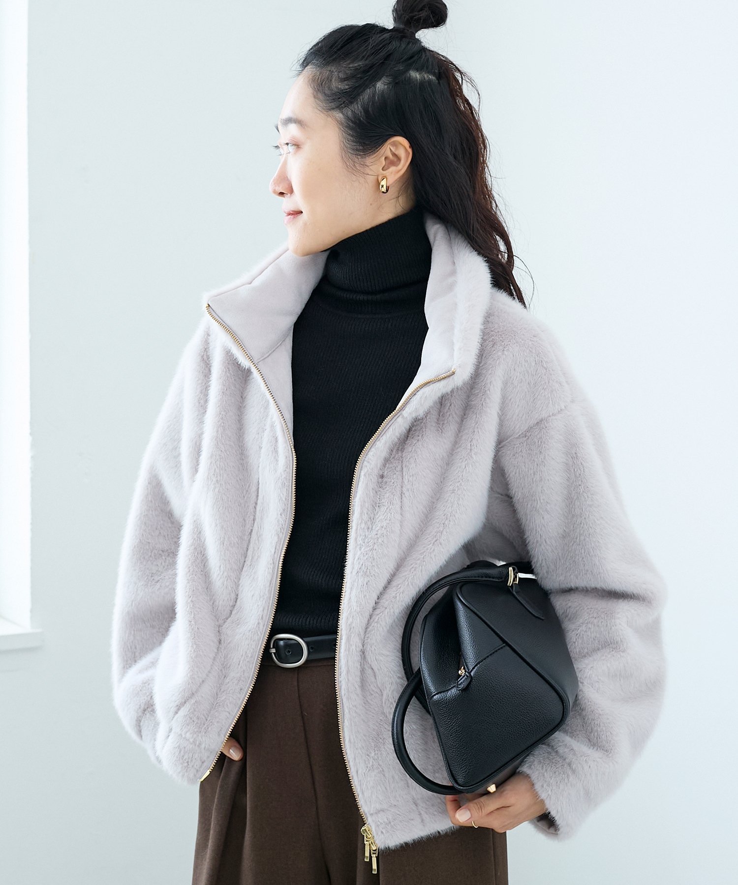 【ルクールブラン/le.coeur blanc】のミンクタッチスタンドカラーファーブルゾン インテリア・キッズ・メンズ・レディースファッション・服の通販 founy(ファニー) 　ファッション　Fashion　レディースファッション　Fashion for Women　アウター　Coat / Outerwear Collection　ブルゾンジャケット・スポーティアウター　Blouson Jackets　ウェーブ　Wavy Pattern　ショート　Short, Short Length　スタンド　Stand Collar, Upright Stand　バランス　Balance, Style Balance　フェイクファー　Faux Fur, Imitation Fur　ボトム　Bottoms, Lower Wear　エレガント 上品　Elegant　L/グレー|ID: prp329100004819457 ipo3291000000035017201