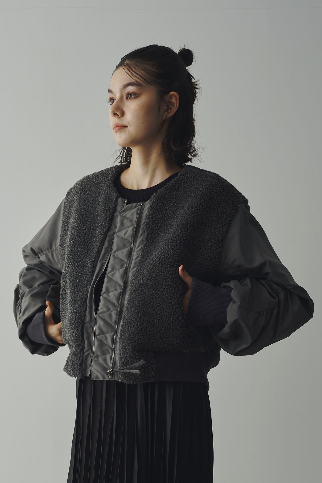 【リミュウ/Limue】のボアコンビ中綿ブルゾン インテリア・キッズ・メンズ・レディースファッション・服の通販 founy(ファニー) 　ファッション　Fashion　レディースファッション　Fashion for Women　アウター　Coat / Outerwear Collection　ブルゾンジャケット・スポーティアウター　Blouson Jackets　ギャザー　Gathered, Ruffled　コンパクト　Compact, Small Size　コンビ　Combo, Combination Style　スリーブ　Sleeve, Long Sleeve / Short Sleeve　ドッキング　Docking, Mixed Material　バランス　Balance, Style Balance　ブルゾン　Blouson, Bomber Jacket　チャコールグレー|ID: prp329100004819474 ipo3291000000035017368