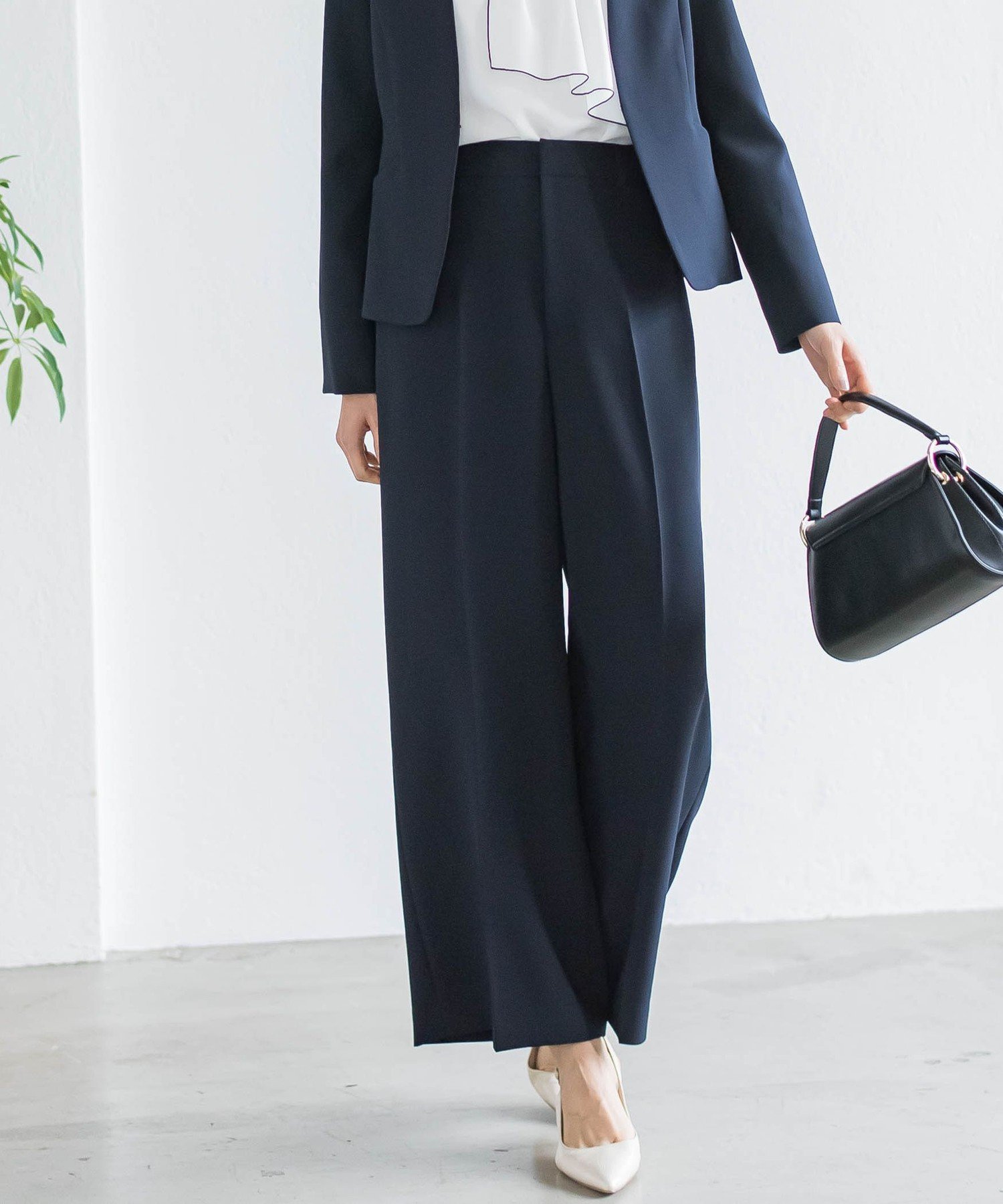 【ロートレ アモン/LAUTRE AMONT】の【WEB限定 13号】トリクシオンワイドパンツ≪セットアップ対応/手洗い可能≫ インテリア・キッズ・メンズ・レディースファッション・服の通販 founy(ファニー) 　ファッション　Fashion　レディースファッション　Fashion for Women　セットアップ　Matching Sets　レディースパンツ・ボトムス　Pants & Trousers / Bottoms　ウォッシャブル　Machine Washable　秋　Autumn　吸水　Absorbent, Quick-Dry　シンプル　Simple, Minimal　ジャケット　Jacket, Outerwear　ストレッチ　Stretch, Stretchy Fabric　ストレート　Straight, Straight Cut　セットアップ　Set-Up, Coordinated Outfit　センター　Center, Center Line　バランス　Balance, Style Balance　フラット　Flat, Flat Shoes　ポケット　Pocket, Pocket Detail　ワイド　Wide, Wide Fit　A/W・秋冬　Autumn/Winter　エレガント 上品　Elegant　ビジネス 仕事 通勤　Business / Work / Commuting　2025年　2025　2025-2026秋冬・A/W　Autumn/Winter 2025–26 AW25–26　ネイビー|ID: prp329100004819477 ipo3291000000035017413