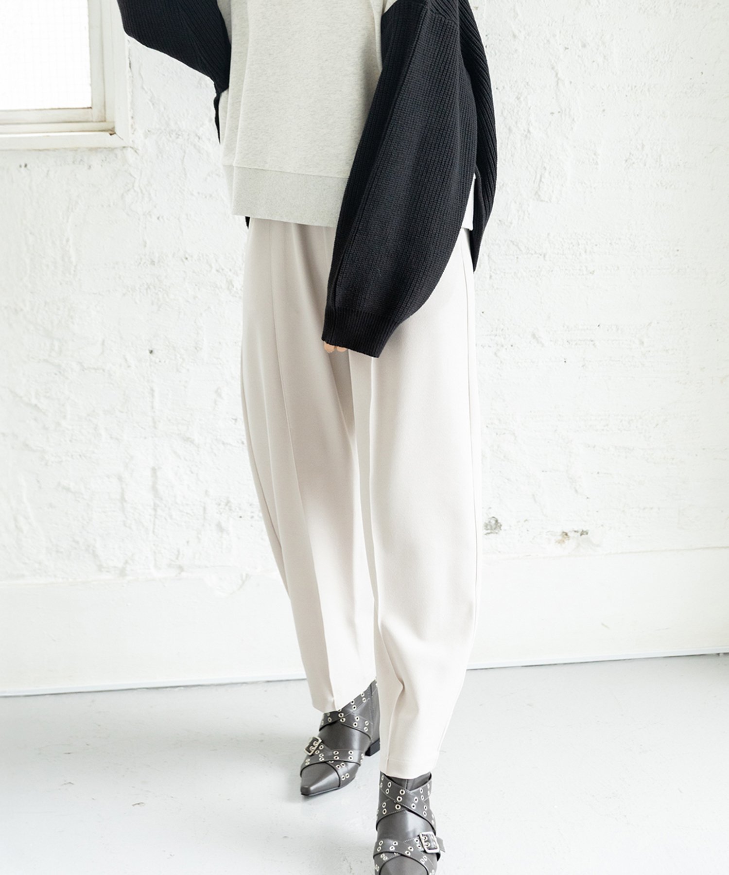 【オズモーシス/OSMOSIS】のピンタックカーブパンツ インテリア・キッズ・メンズ・レディースファッション・服の通販 founy(ファニー) 　ファッション　Fashion　レディースファッション　Fashion for Women　パンツ　Pants & Trousers　インナー　Innerwear　ツイル　Twist, Twisted Detail　ルーズ　Loose, Oversized　再入荷　Restock / Back in Stock　A/W・秋冬　Autumn/Winter　IVORY|ID: prp329100004819486 ipo3291000000035017482