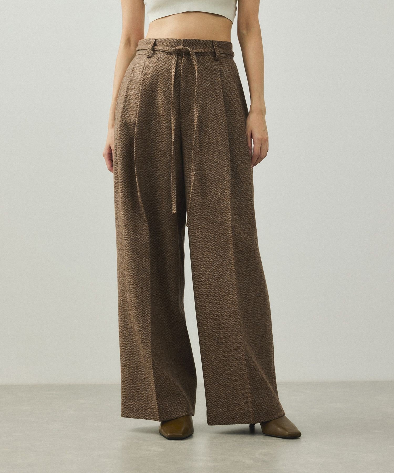 【アダム エ ロペ/ADAM ET ROPE'】の【EMOELLE】へリンボーンワイドパンツ 人気、トレンドファッション・服の通販 founy(ファニー) 　ファッション　Fashion　レディースファッション　Fashion for Women　パンツ　Pants & Trousers　コンパクト　Compact, Small Size　ショート　Short, Short Length　スラックス　Slacks, Dress Pants　フロント　Front, Front Design　ポケット　Pocket, Pocket Detail　マニッシュ　Mannish, Boyish　ワイド　Wide, Wide Fit　A/W・秋冬　Autumn/Winter　2026年　2026　 other-1|ID: prp329100004819488 ipo3291000000035017507