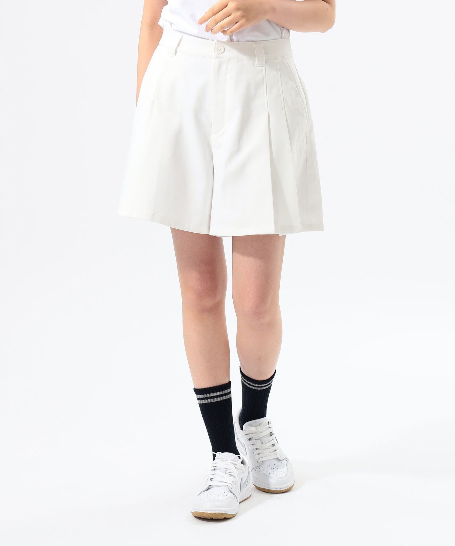 【ビームス ゴルフ/BEAMS GOLF】のORANGE LABEL / タックプリーツ ショートパンツ インテリア・キッズ・メンズ・レディースファッション・服の通販 founy(ファニー) 　ファッション　Fashion　レディースファッション　Fashion for Women　パンツ　Pants & Trousers　ショートパンツ・ハーフパンツ　High-Waisted & Relaxed Shorts　アウトドア　Outdoor Clothing　キュロット　Culottes, Wide Shorts　ゴルフ　Golf　ショート　Short, Short Length　スポーティ　Sporty, Casual Athletic　プリーツ　Pleats, Pleated　WHITE|ID: prp329100004819518 ipo3291000000035017947