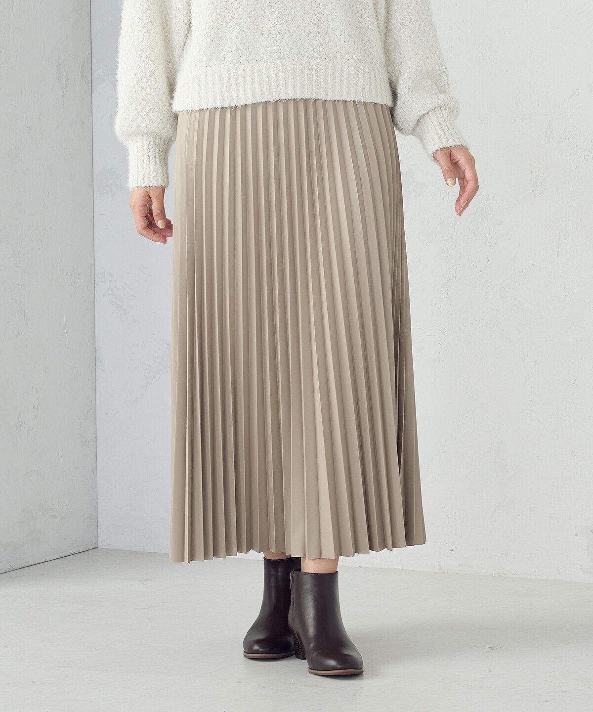 【コムサイズム/COMME CA ISM】の合成皮革プリーツスカート インテリア・キッズ・メンズ・レディースファッション・服の通販 founy(ファニー) 　ファッション　Fashion　レディースファッション　Fashion for Women　スカート　Skirts　プリーツスカート / 上品フェミニンスタイル　Pleated Skirts　エレガント 上品　Elegant　ギャザー　Gathered, Ruffled　ストレッチ　Stretch, Stretchy Fabric　フェイクレザー　Faux Leather, PU Leather　プリーツ　Pleats, Pleated　ポケット　Pocket, Pocket Detail　マキシ　Maxi, Full Length　リラックス　Relax, Relaxed Fit　人気　Popular, Best Seller　ベージュ|ID: prp329100004819637 ipo3291000000035019349