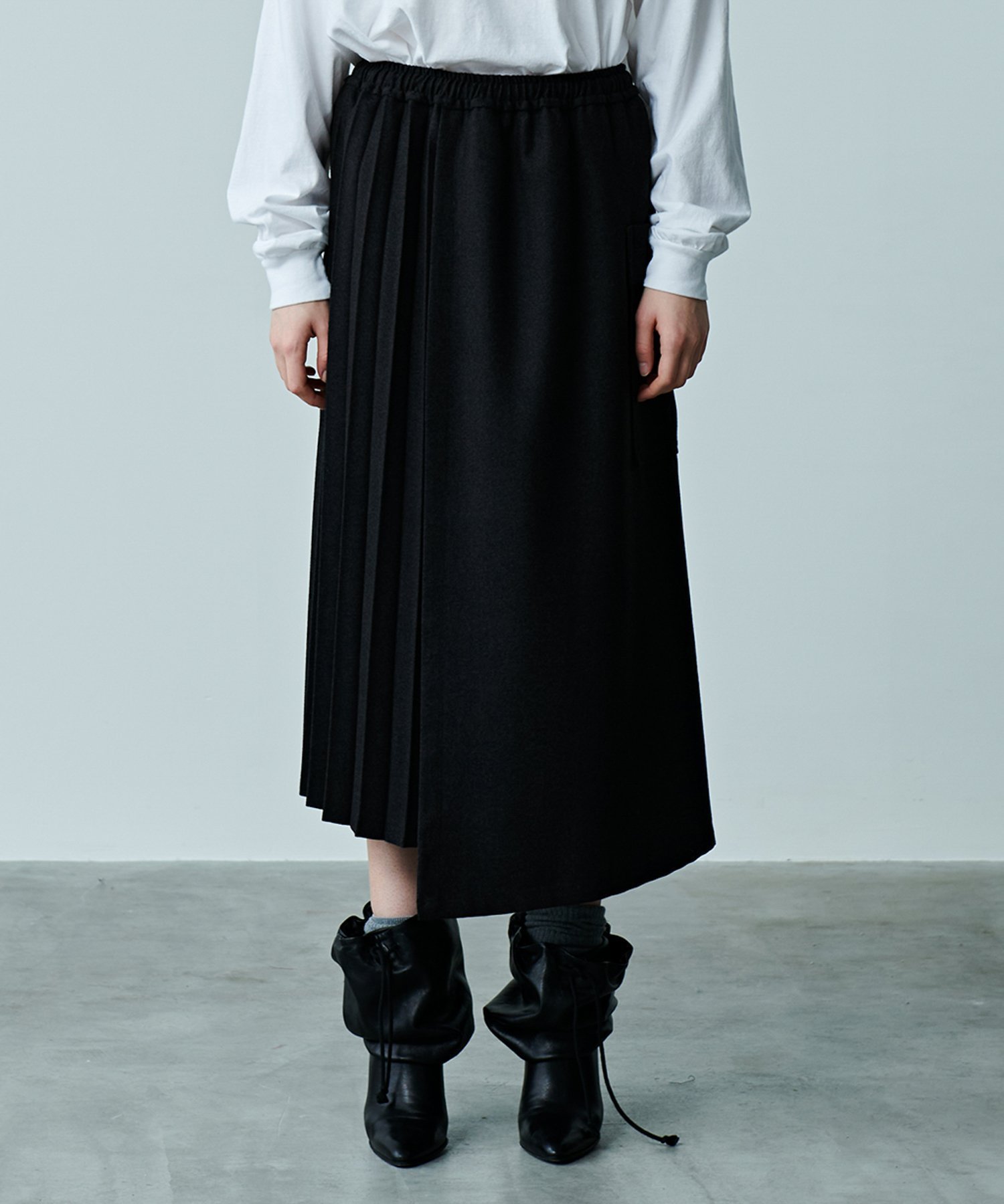 【ビーアパートメント/b apartment / MEN】の「KHA KI / カーキ」LAYERED PLEATED SKIRT インテリア・キッズ・メンズ・レディースファッション・服の通販 founy(ファニー) ファッション Fashion メンズファッション Fashion for Men プリーツ Pleats, Pleated ベロア Velour, Soft Velvet 再入荷 Restock / Back in Stock BLACK|ID: prp329100004819639 ipo3291000000035019366