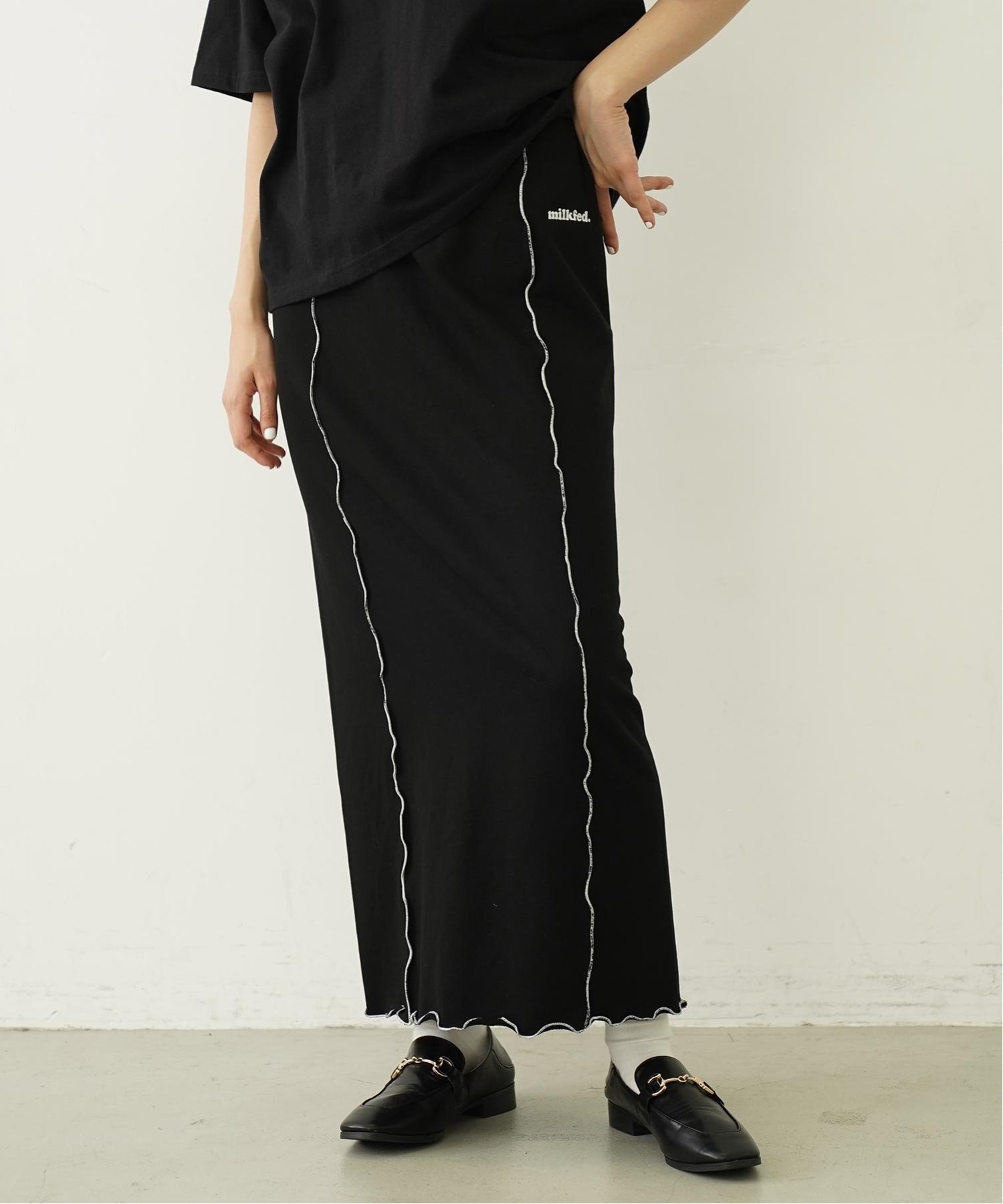 【ミルクフェド/MILKFED.】のLETTUCE EDGE SWEAT SKIRT MILKFED. インテリア・キッズ・メンズ・レディースファッション・服の通販 founy(ファニー) 　ファッション　Fashion　レディースファッション　Fashion for Women　スカート　Skirts　おすすめ　Recommended / Our Picks　スウェット / スエット　Sweatshirt, Sweatwear　スリット　Slit, Slit Detail　セットアップ　Set-Up, Coordinated Outfit　トレンド　Trend, Trending Now　ペプラム　Peplum, Flared Hem　ロング　Long, Long-Length　BLACK|ID: prp329100004819648 ipo3291000000035019511