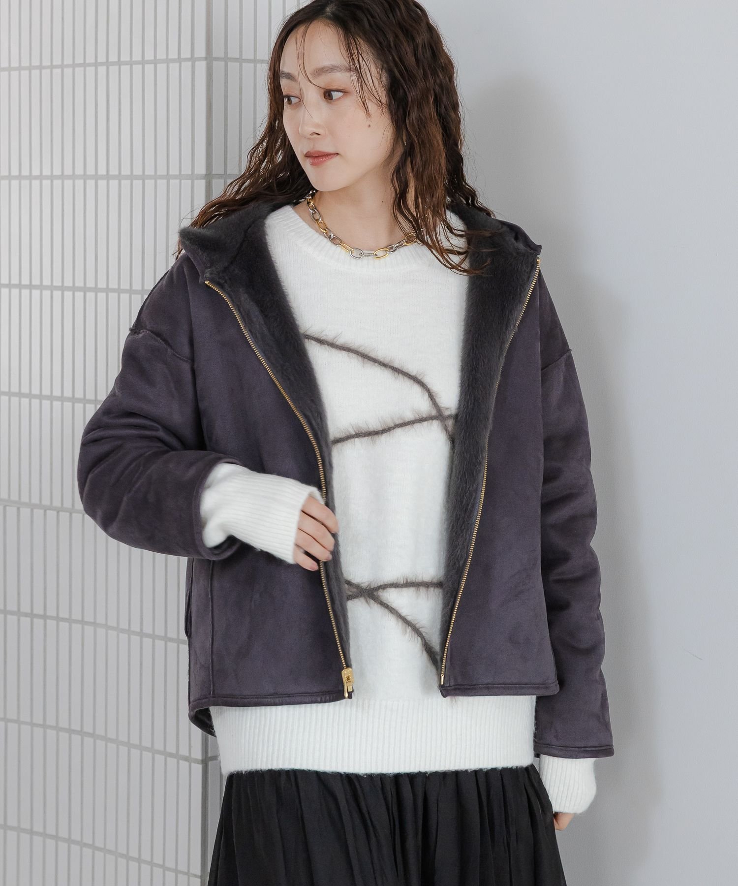 【エルーラ/Elura】のリュクスエコムートンフードブルゾン/576886 インテリア・キッズ・メンズ・レディースファッション・服の通販 founy(ファニー) 　ファッション　Fashion　レディースファッション　Fashion for Women　アウター　Coat / Outerwear Collection　ブルゾンジャケット・スポーティアウター　Blouson Jackets　デニム　Denim, Jeans Material　ブルゾン　Blouson, Bomber Jacket　防寒　Cold Protection, Winter-Ready　リバーシブル　Reversible, Two-Sided　エレガント 上品　Elegant　チャコール18|ID: prp329100004819666 ipo3291000000035019712