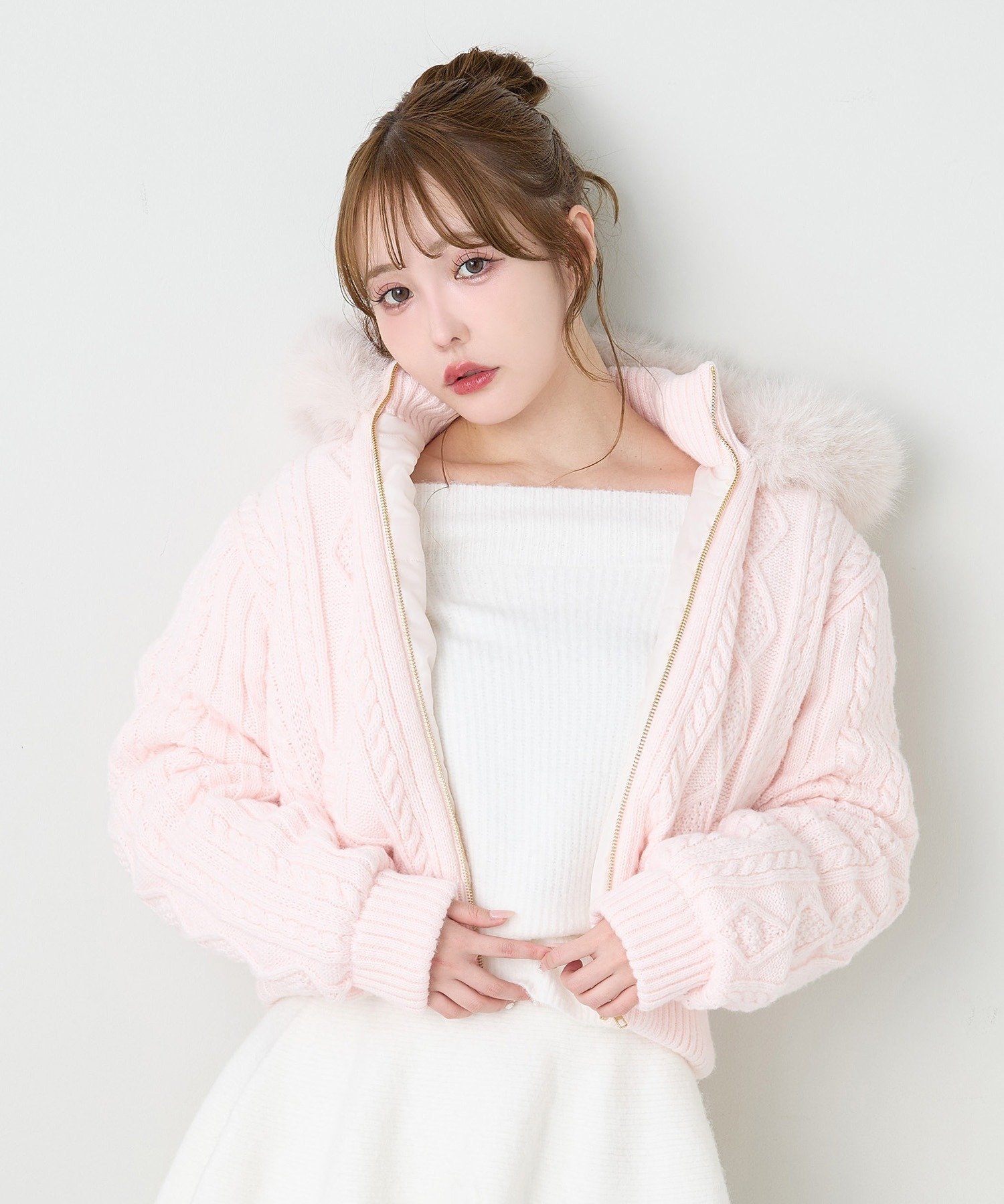 【ナイスクラップ/NICE CLAUP】のケーブルニット中綿ブルゾン インテリア・キッズ・メンズ・レディースファッション・服の通販 founy(ファニー) 　ファッション　Fashion　レディースファッション　Fashion for Women　アウター　Coat / Outerwear Collection　ブルゾンジャケット・スポーティアウター　Blouson Jackets　トップス・カットソー　Cut & Sew Tops　ニット　Knit Tops & Sweaters　コンパクト　Compact, Small Size　コンビ　Combo, Combination Style　デニム　Denim, Jeans Material　ブルゾン　Blouson, Bomber Jacket　冬　Winter / This Winter　おすすめ　Recommended / Our Picks　エレガント 上品　Elegant　2025年　2025　2025-2026秋冬・A/W　Autumn/Winter 2025–26 AW25–26　ピンク|ID: prp329100004819675 ipo3291000000035019818