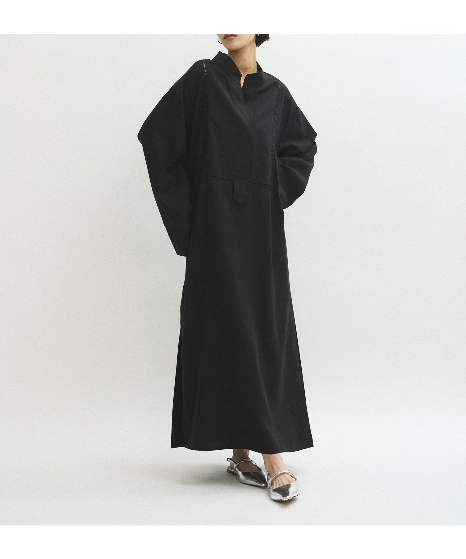 【アダム エ ロペ/ADAM ET ROPE'】のリネンマキシワンピース インテリア・キッズ・メンズ・レディースファッション・服の通販 founy(ファニー) 　ファッション　Fashion　レディースファッション　Fashion for Women　ワンピース　Dresses　マキシ丈ワンピース・ロングドレス　Maxi Dresses / Long One-Pieces　2025年　2025　2025春夏・S/S　Spring/Summer 2025 SS25　おすすめ　Recommended / Our Picks　サンダル　Sandals, Summer Shoes　スリット　Slit, Slit Detail　フロント　Front, Front Design　ポケット　Pocket, Pocket Detail　リネン　Linen, Linen Fabric　リラックス　Relax, Relaxed Fit　夏　Summer　春　Spring　S/S・春夏　SS, Spring/Summer, Warm Season　ブラック(01)|ID: prp329100004819684 ipo3291000000035019916