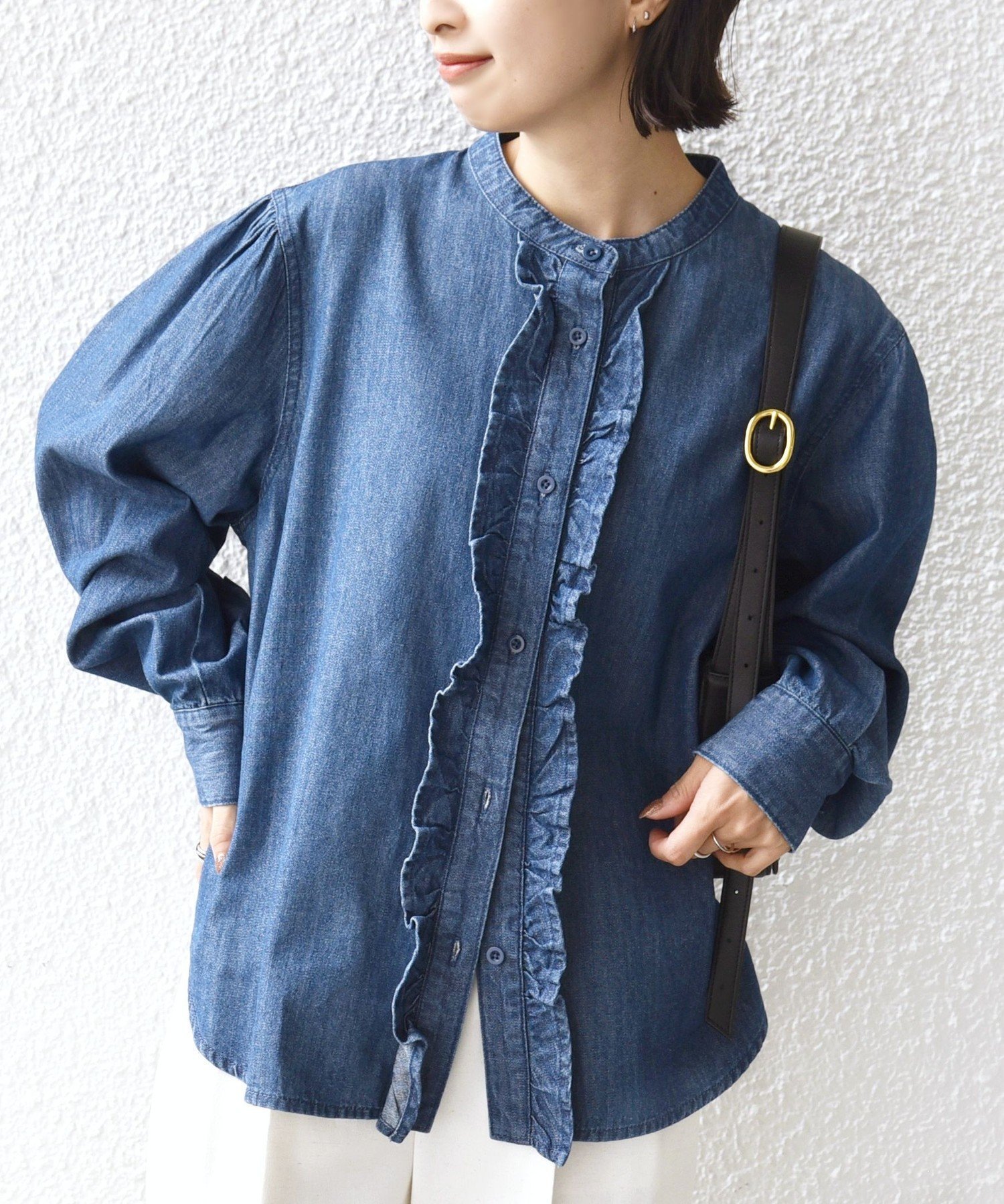 【シップス フォー ウィメン/SHIPS】の【WEB限定】 洗濯機可能 ライトオンス フリル デニム シャツ インテリア・キッズ・メンズ・レディースファッション・服の通販 founy(ファニー) 　ファッション　Fashion　レディースファッション　Fashion for Women　トップス・カットソー　Cut & Sew Tops　シャツ・ブラウス・オフィスカジュアル　Elegant Blouses & Button-Ups　デニム　Denim, Jeans Material　バランス　Balance, Style Balance　フリル　Frill, Ruffle　フロント　Front, Front Design　ボトム　Bottoms, Lower Wear　ポケット　Pocket, Pocket Detail　羽織　Haori, Light Jacket　2026年　2026　ブルー|ID: prp329100004819689 ipo3291000000035020006