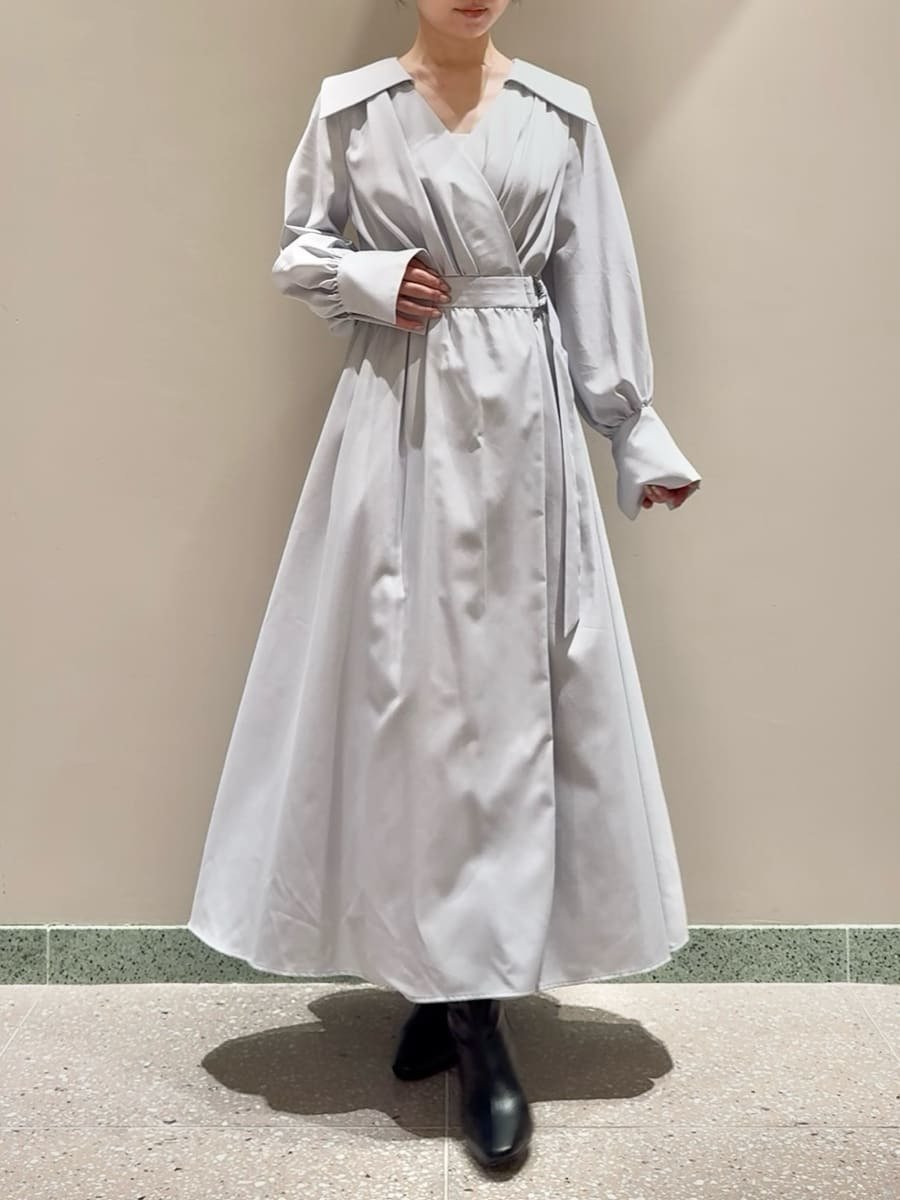 【スナイデル/SNIDEL】のバリエカシュクールシャツワンピース インテリア・キッズ・メンズ・レディースファッション・服の通販 founy(ファニー) 　ファッション　Fashion　レディースファッション　Fashion for Women　ワンピース　Dresses　シャツワンピース / 1枚で着映えコーデ　Shirt Dresses　エレガント 上品　Elegant　カシュクール　Wrap Design　カフス　Cuff Design　ギャザー　Gathered, Ruffled　スマート　Smart, Elegant　スリット　Slit, Slit Detail　とろみ　Fluid, Flowy Fabric　ツイル　Twist, Twisted Detail　ドレープ　Drape, Draping Fabric　ビッグ　Big, Oversized　ピーチ　Peach, Soft Touch　フィット　Fit, Slim Fit　ロング　Long, Long-Length　おすすめ　Recommended / Our Picks　LBLU[081]|ID: prp329100004819709 ipo3291000000035020300