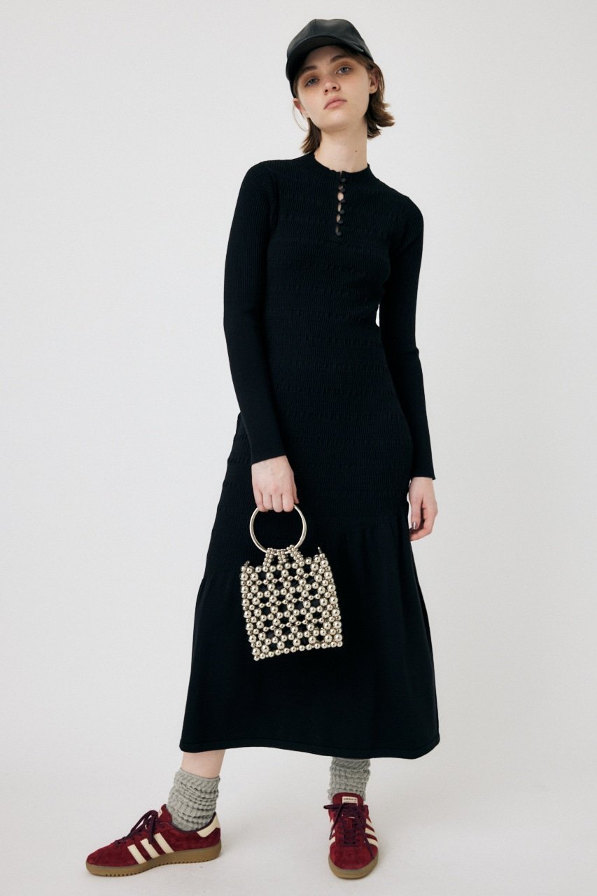 【マウジー/moussy】のFLARE HEM KNIT ドレス 人気、トレンドファッション・服の通販 founy(ファニー) 　ファッション　Fashion　レディースファッション　Fashion for Women　トップス・カットソー　Cut & Sew Tops　ニット　Knit Tops & Sweaters　ワンピース　Dresses　フォーマル・パーティードレス・結婚式用ドレス　Elegant & Casual Dresses　アシンメトリー　Asymmetrical Style　クラシカル　Classical, Vintage-Inspired　サテン　Satin, Glossy Fabric　ドレス　Dress, One-Piece　 other-1|ID: prp329100004819734 ipo3291000000035020724