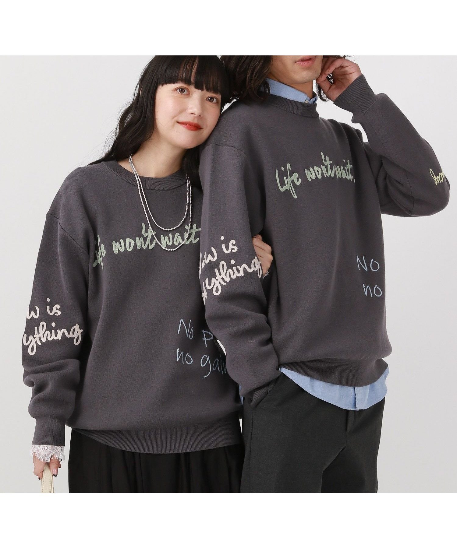 【グローバルワーク/GLOBAL WORK】のスウェットライクオテラクニット/ロゴ/581070 インテリア・キッズ・メンズ・レディースファッション・服の通販 founy(ファニー) 　ファッション　Fashion　レディースファッション　Fashion for Women　トップス・カットソー　Cut & Sew Tops　ニット　Knit Tops & Sweaters　レディースパーカー・カジュアルフーディー　Casual Hoodies & Sweatshirts　スウェット・クルーネックトップス　Sweatshirts & Crewnecks / Relaxed Fit Sweat Tops　おすすめ　Recommended / Our Picks　シンプル　Simple, Minimal　ミラノリブ　Milano Rib, Milano Stitch　チャコール*ラクガキ刺繍19|ID: prp329100004819736 ipo3291000000035020766